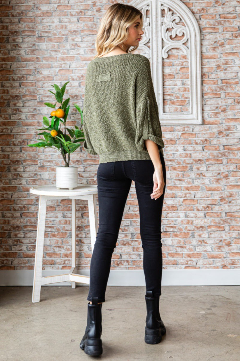 Veveret Round Neck Roll-Up Sweater 