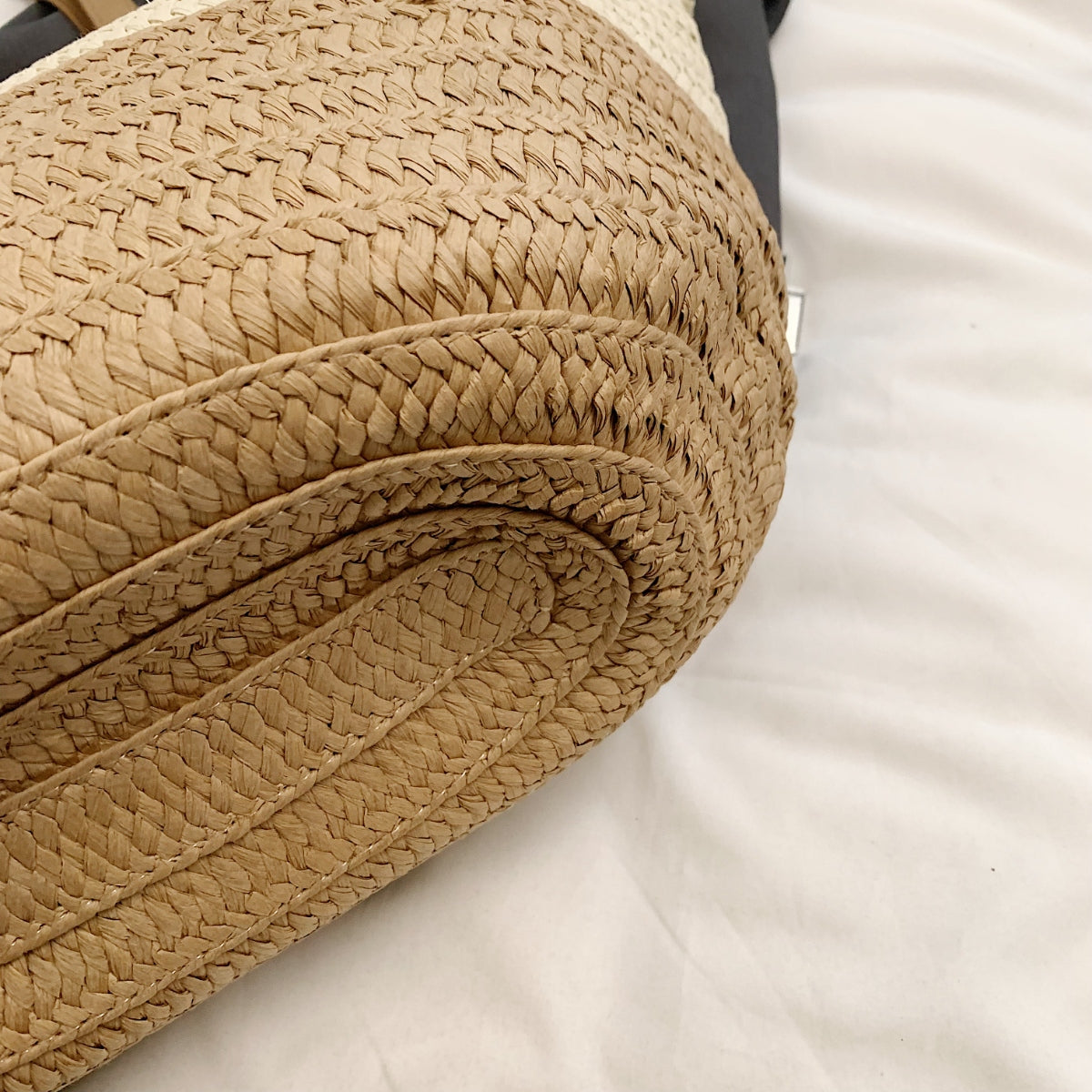 Contrast Straw Braided Handbag 