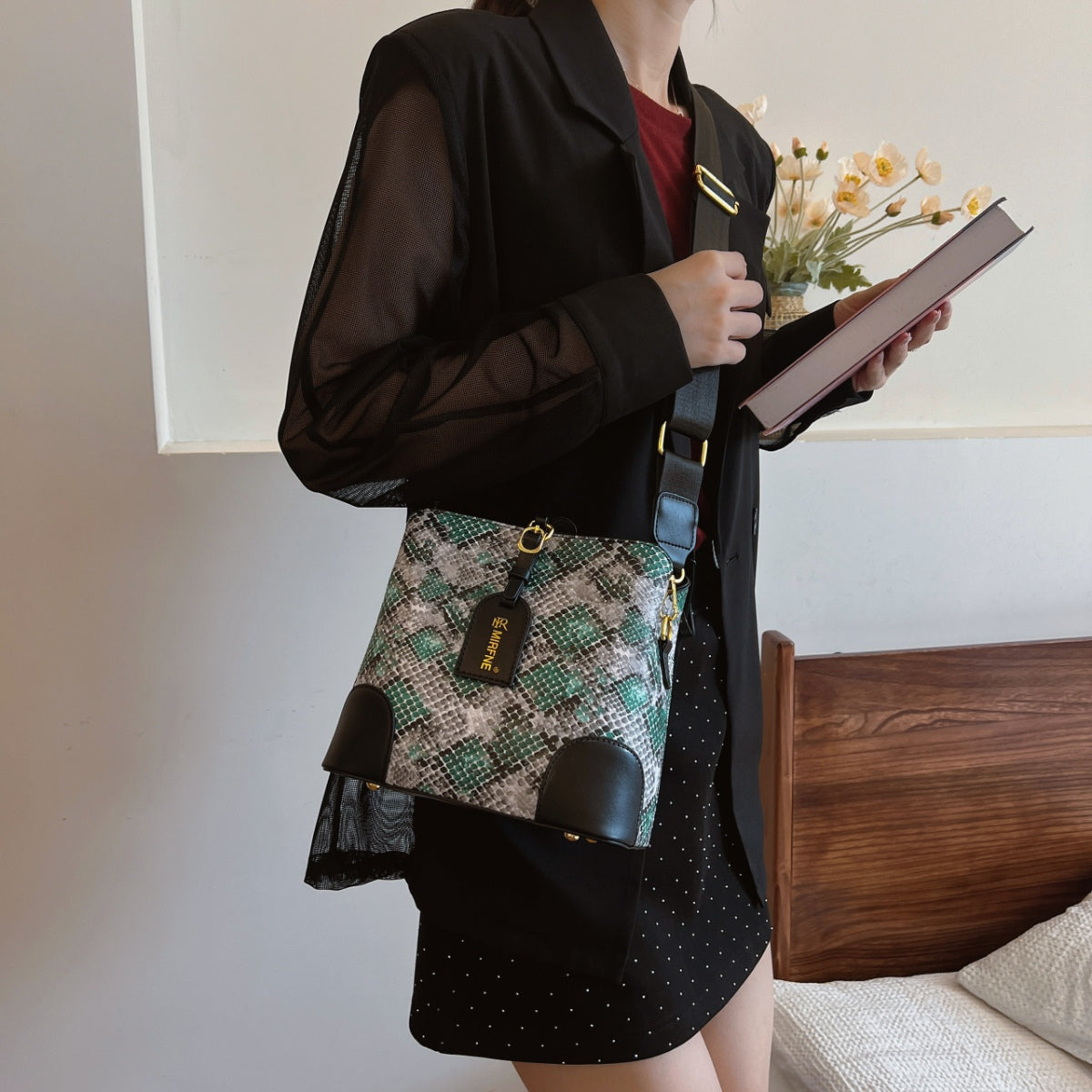 PU Leather Snakeskin Print Crossbody Bag 