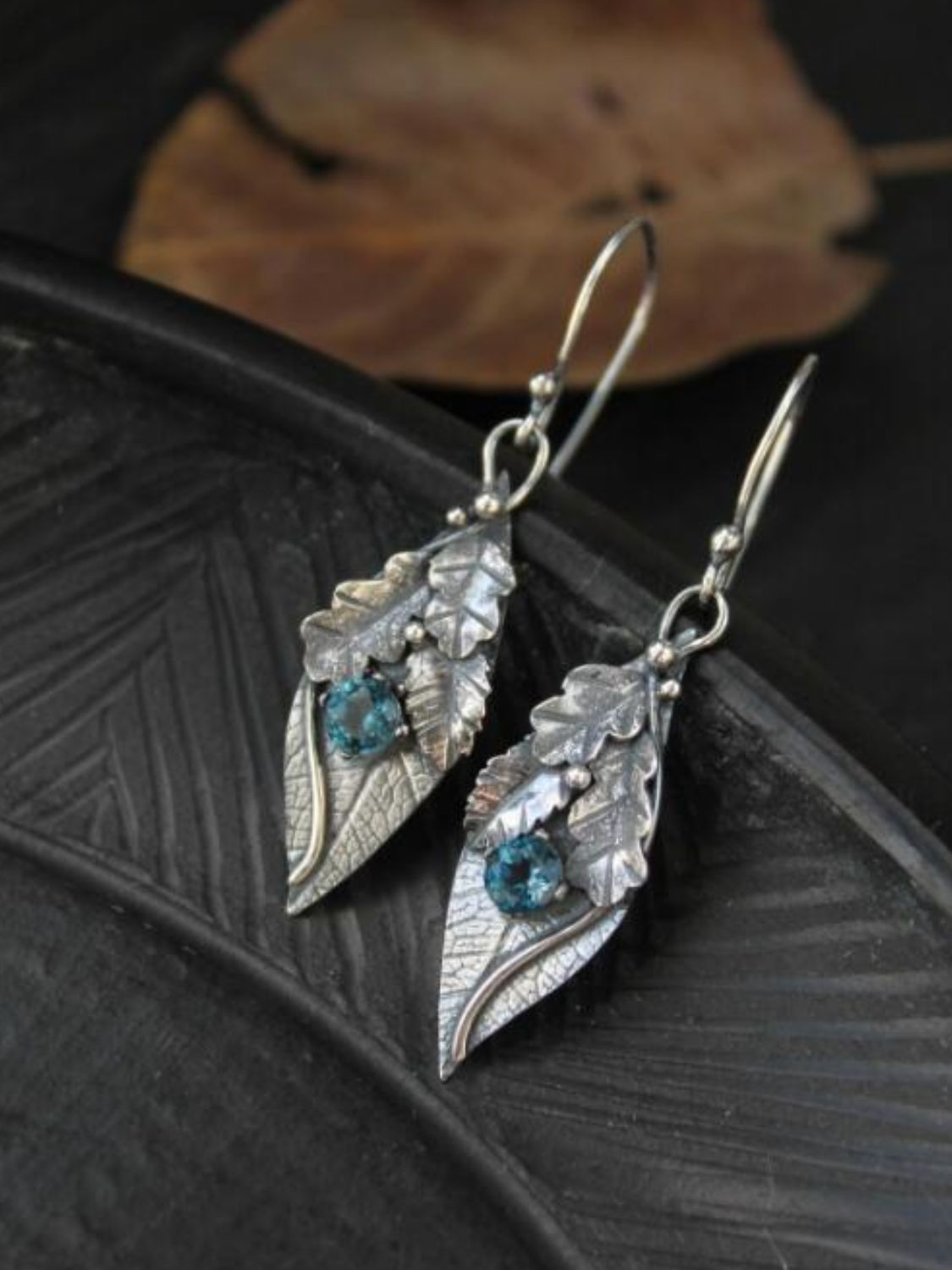 Alloy Rhinestone Leaf Shape Earrings 