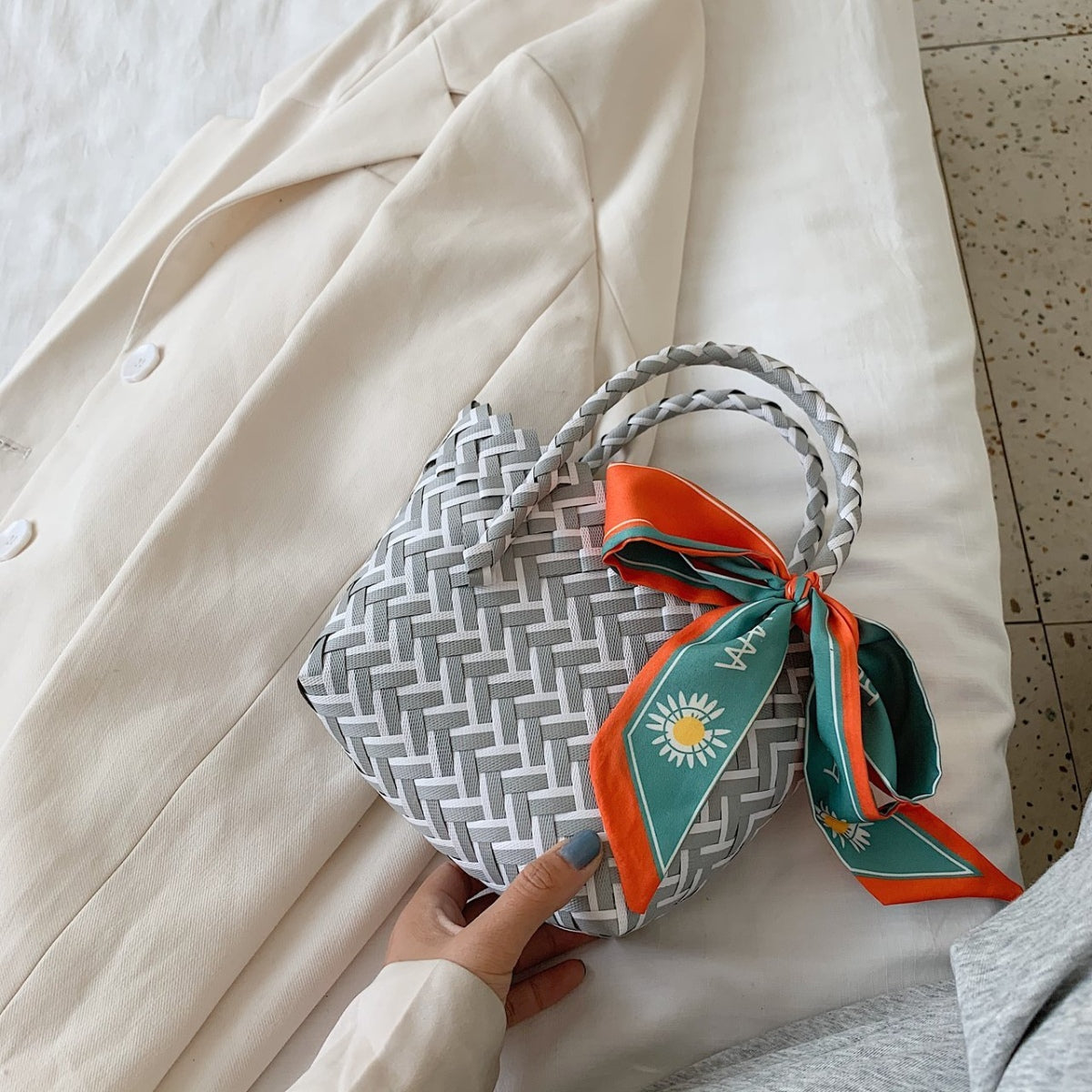 Contrast Woven Handbag with Ribbon 