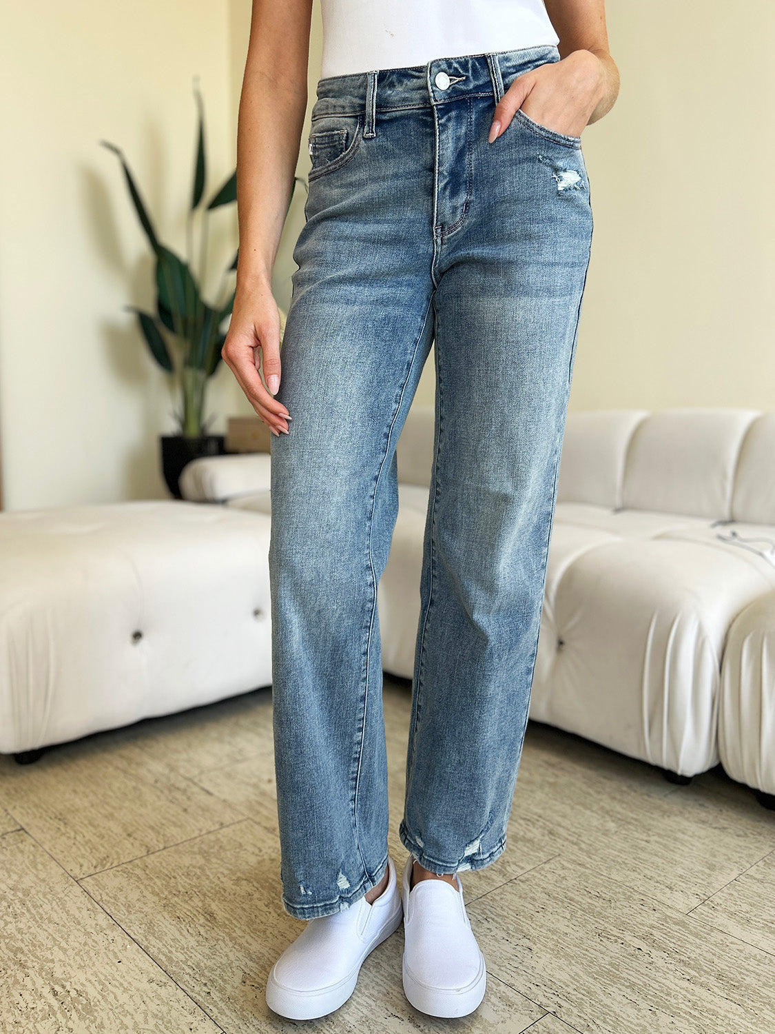 Judy Blue Full Size Mid Rise Distressed Straight Jeans 