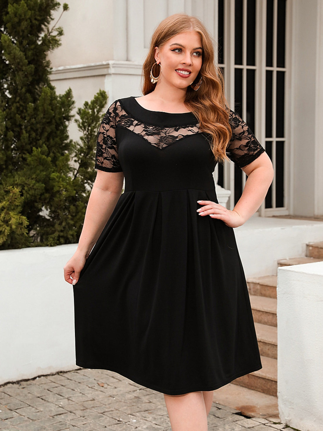 Plus Size Ruched Round Neck Short Sleeve Dress 