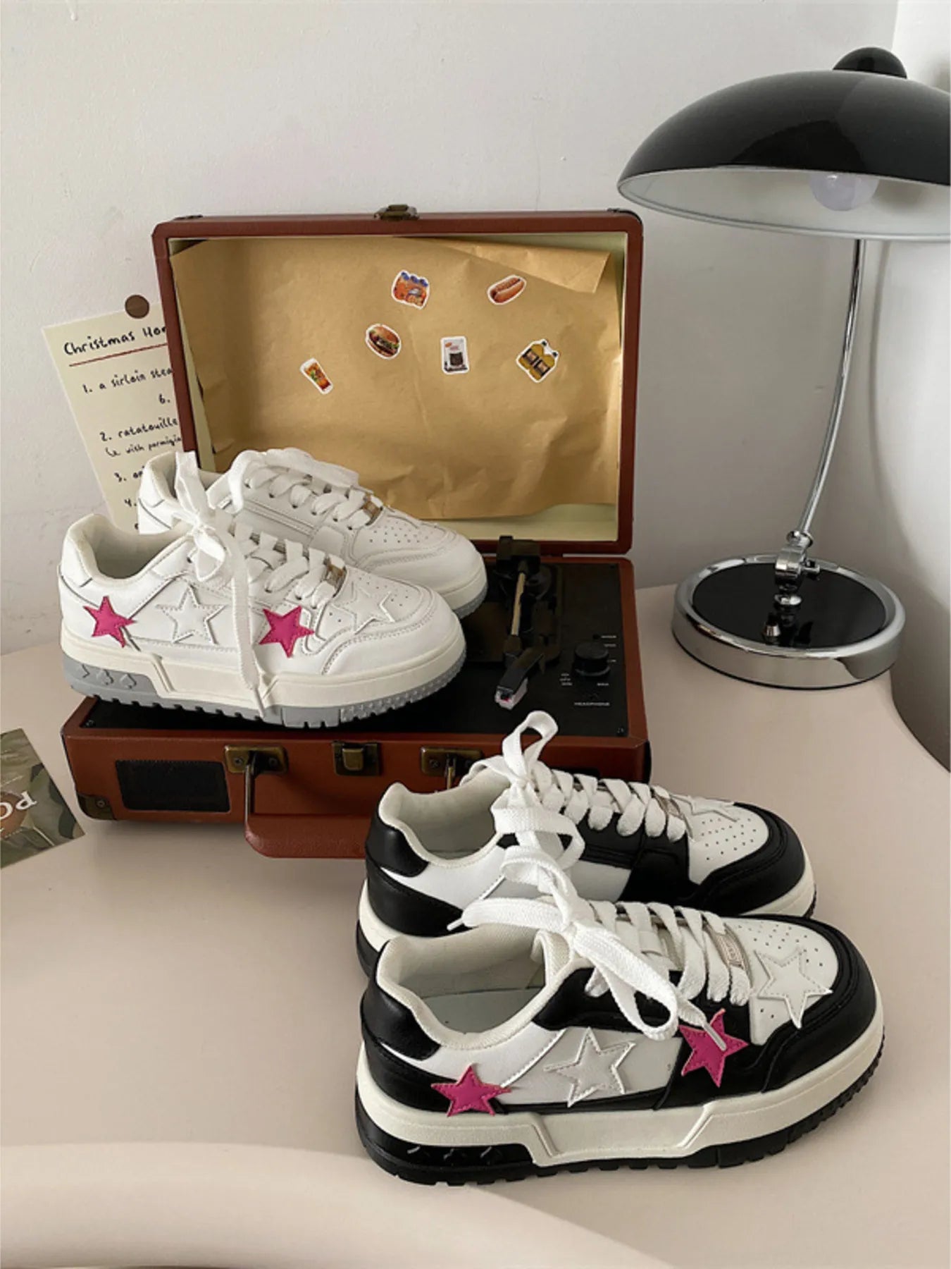 Star Pattern Lace Up Sneakers 