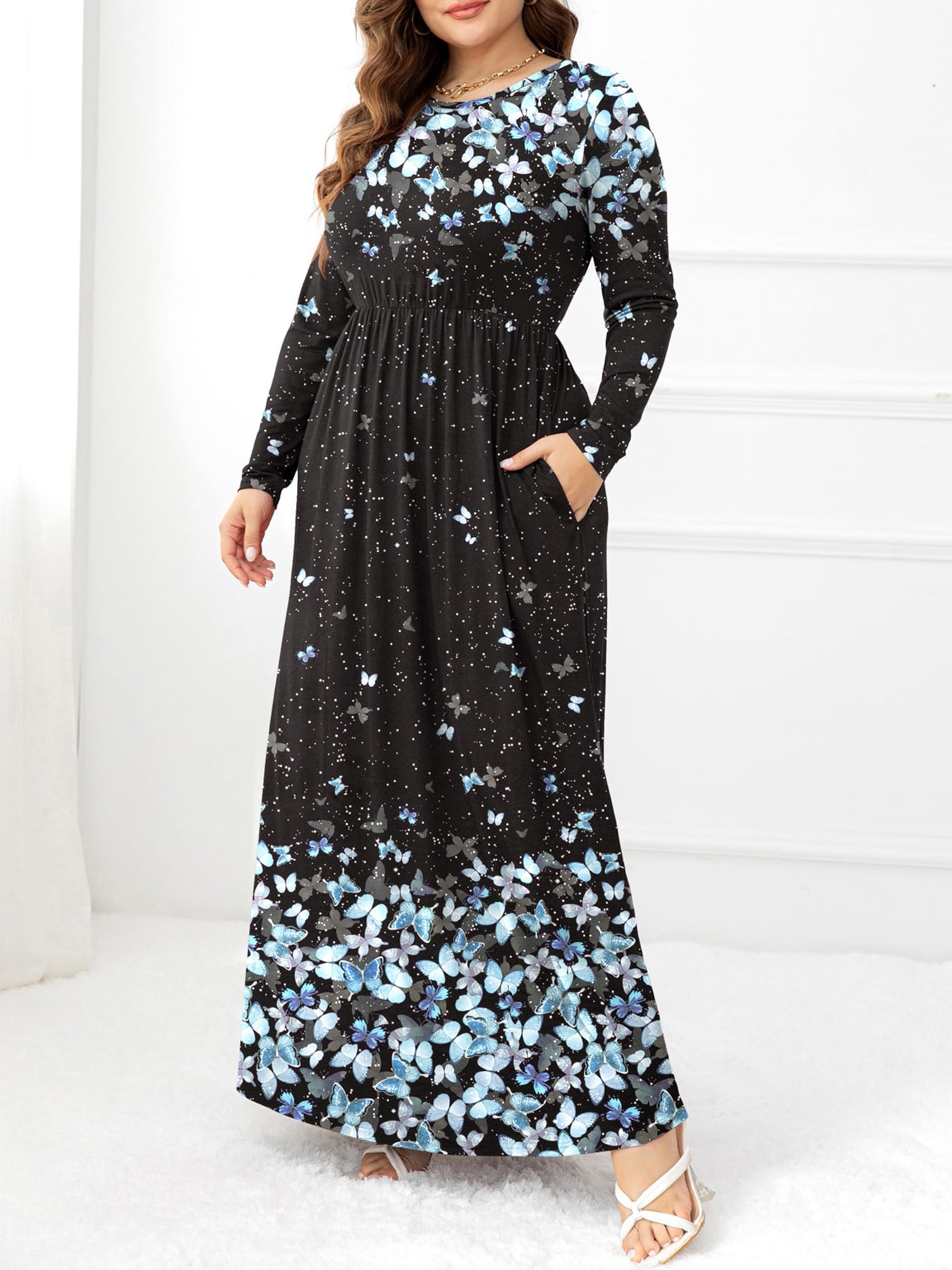 Plus Size Round Neck Maxi Dress with Pockets 