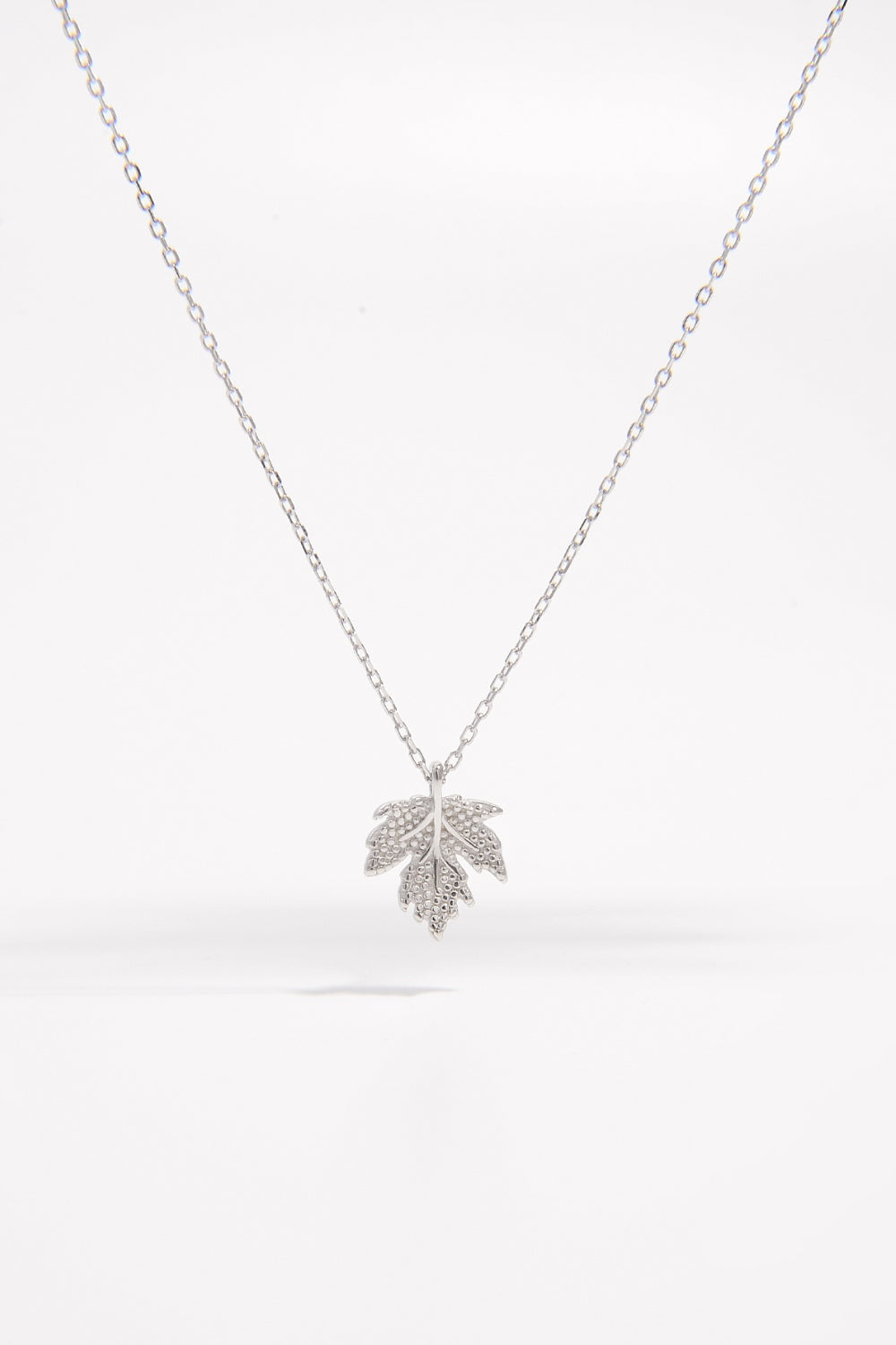 925 Sterling Silver Zircon Maple Leaf Necklace 