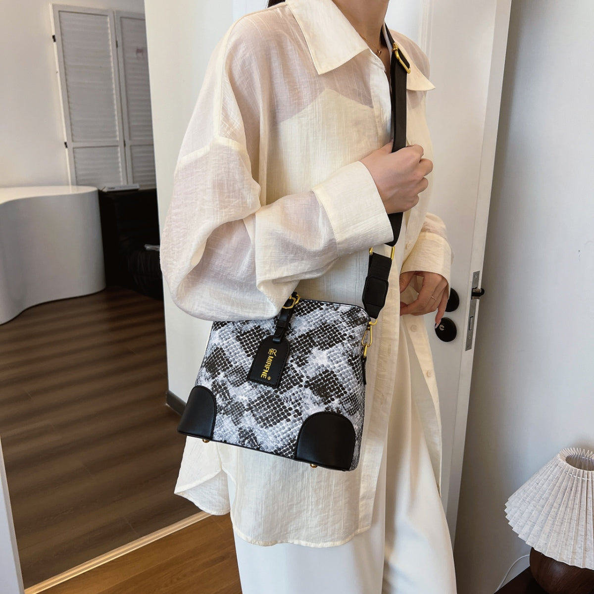 PU Leather Snakeskin Print Crossbody Bag 