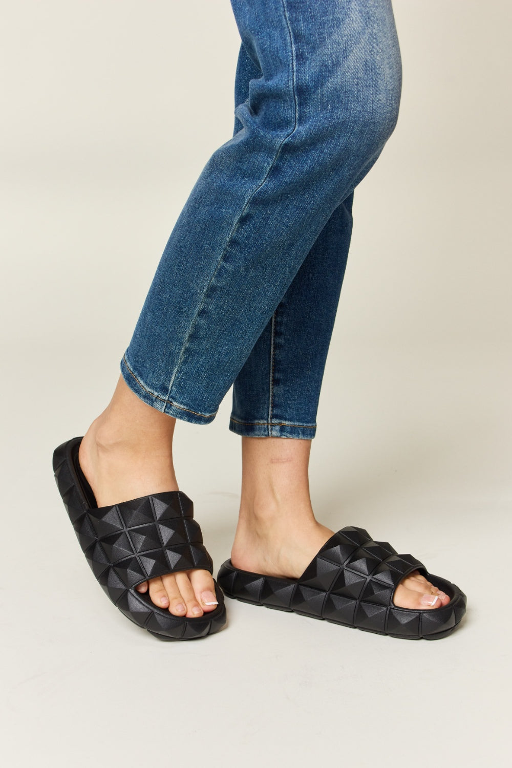 WILD DIVA Pyramid Stud Toe Band Footbed Sandals 