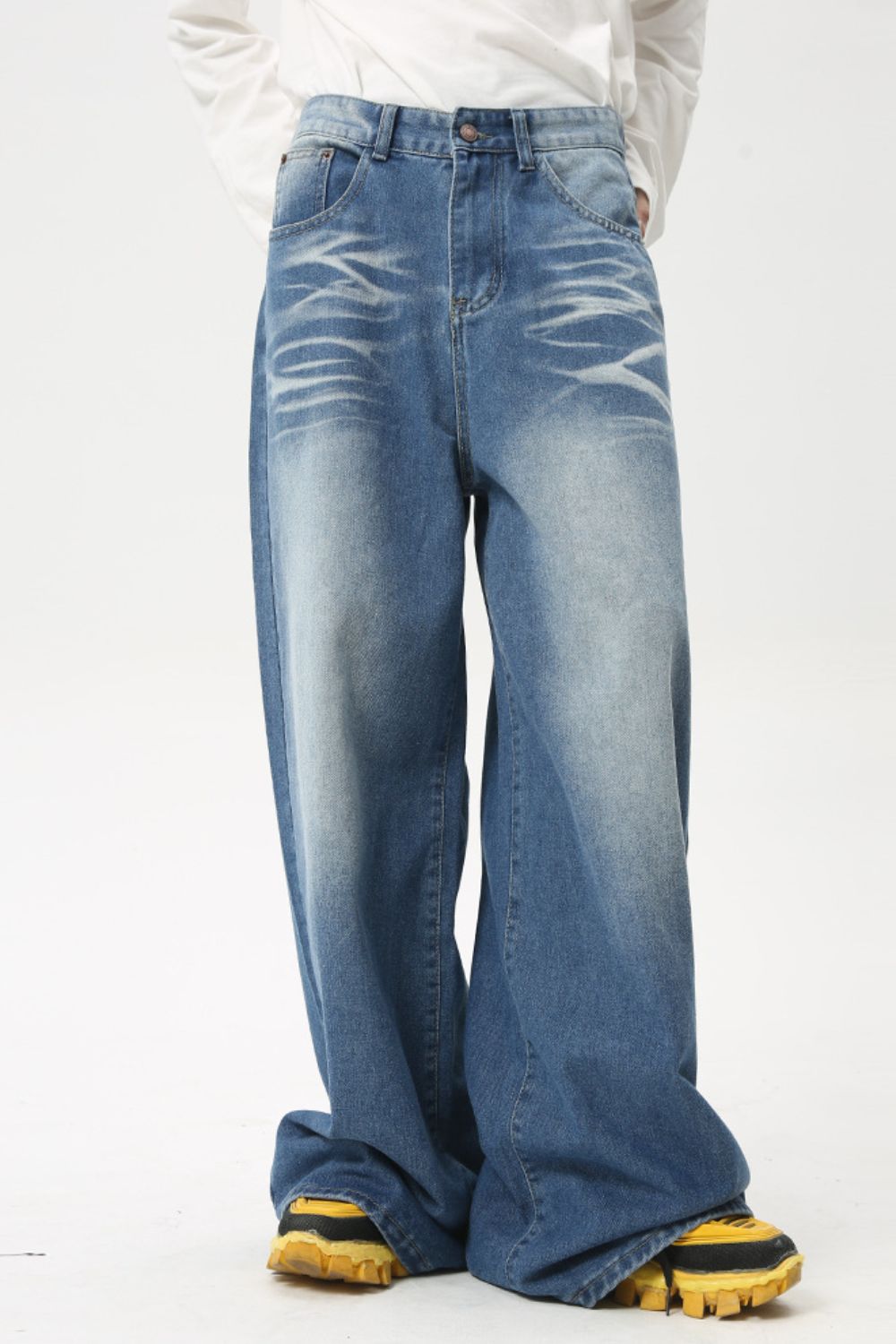 Wide Leg Jeans with Pockets 