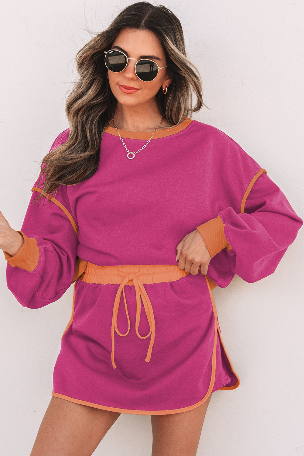 Evergreen Color Contrast Loose Pullover and Lace-up Waist Skort Set Two Piece Sets/Two Piece Dresses