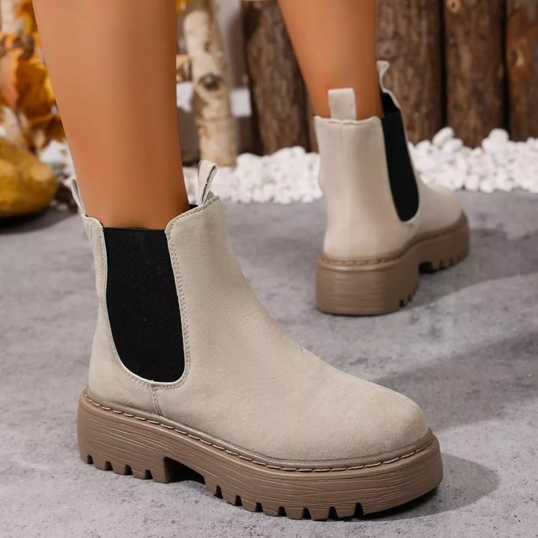 Round Toe Platform Boots 