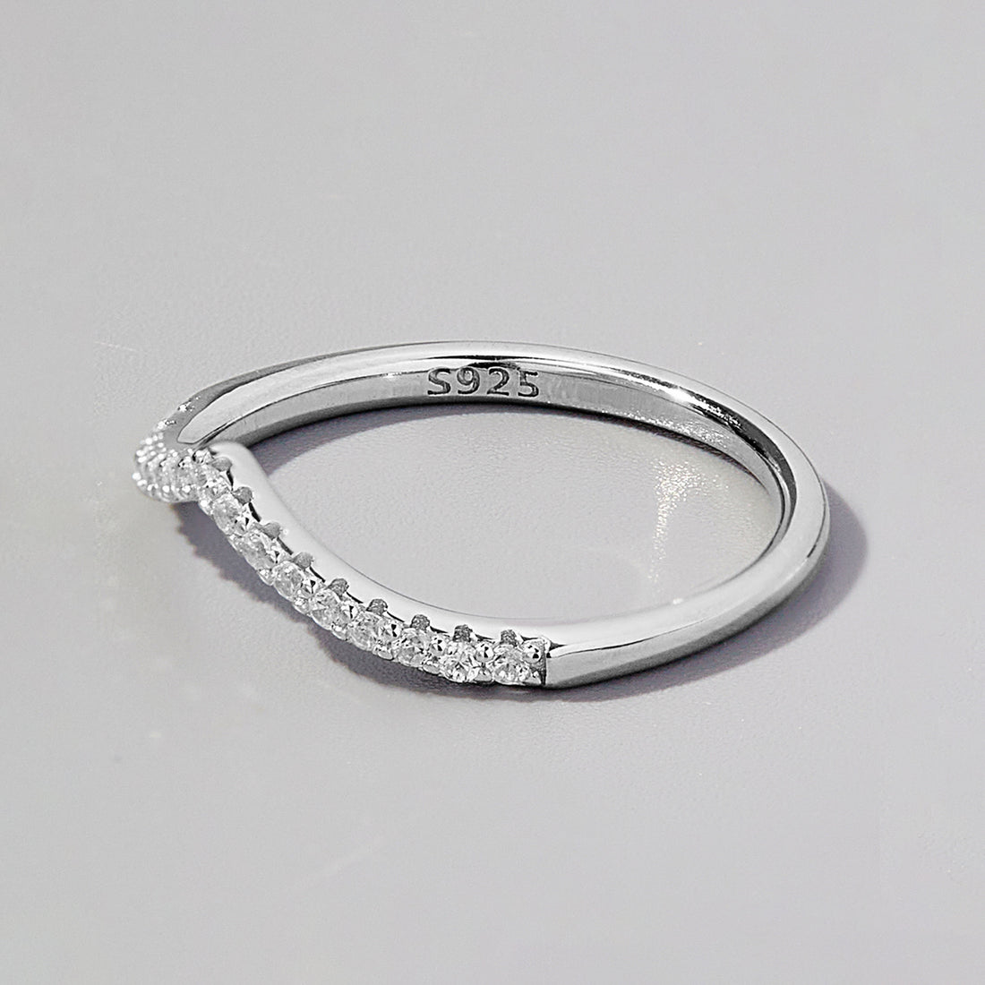 V Shape Inlaid Zircon 925 Sterling Silver Ring 