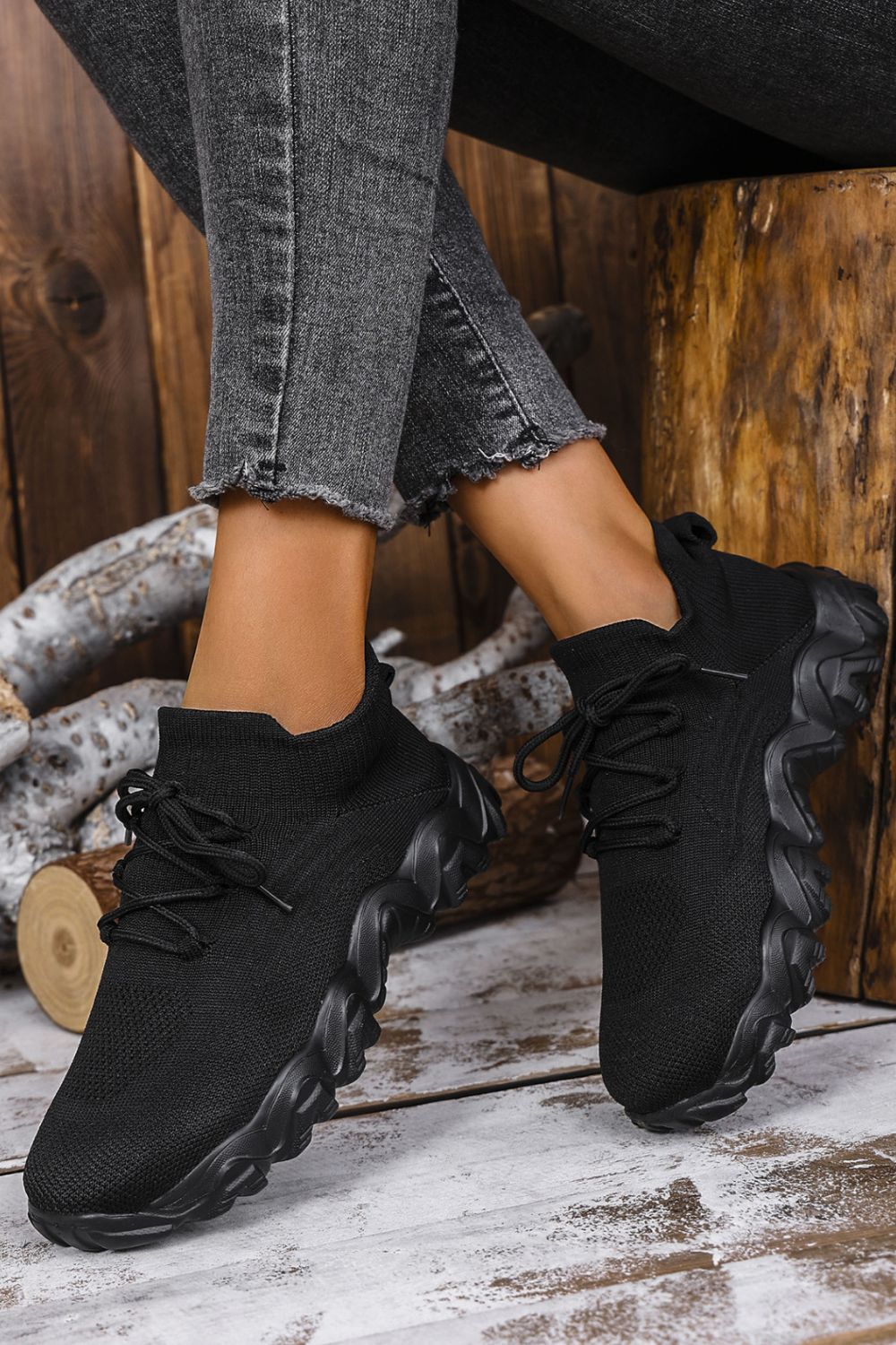 Mesh Lace-Up Round Toe Athletic 