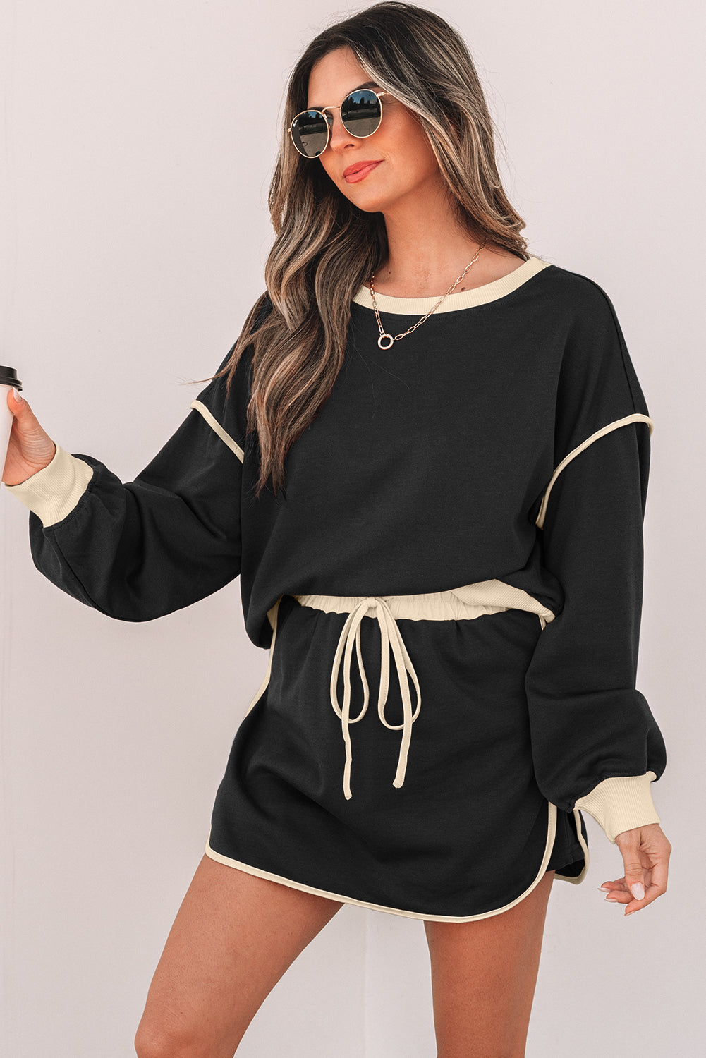 Evergreen Color Contrast Loose Pullover and Lace-up Waist Skort Set Two Piece Sets/Two Piece Dresses