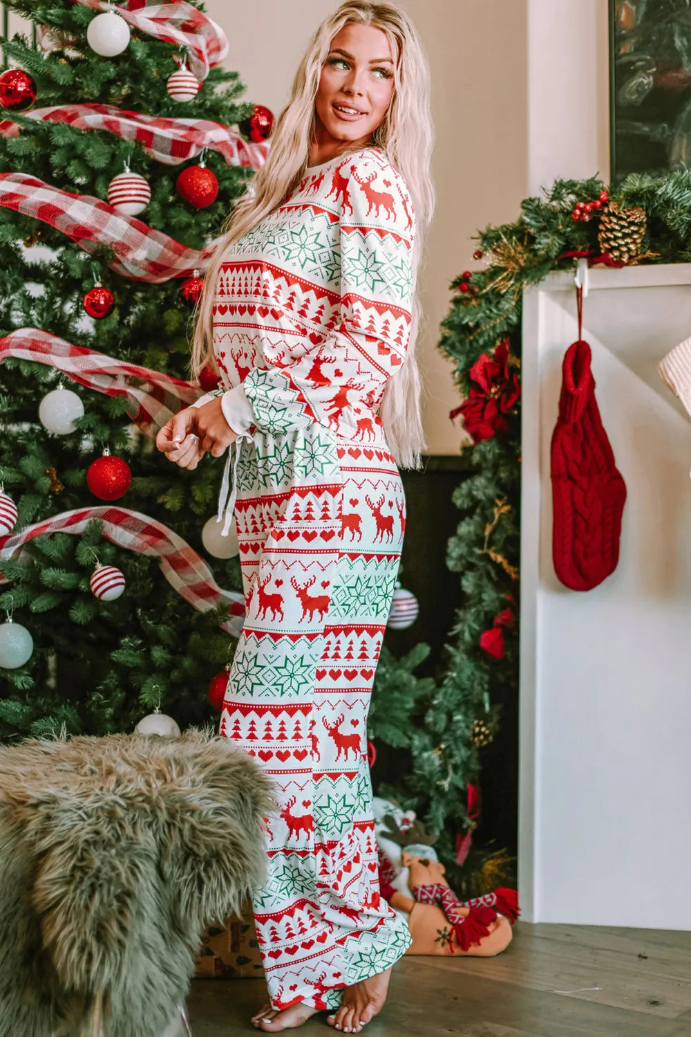 Christmas Element Round Neck Top and Pants Lounge Set Lingerie & Nightwear