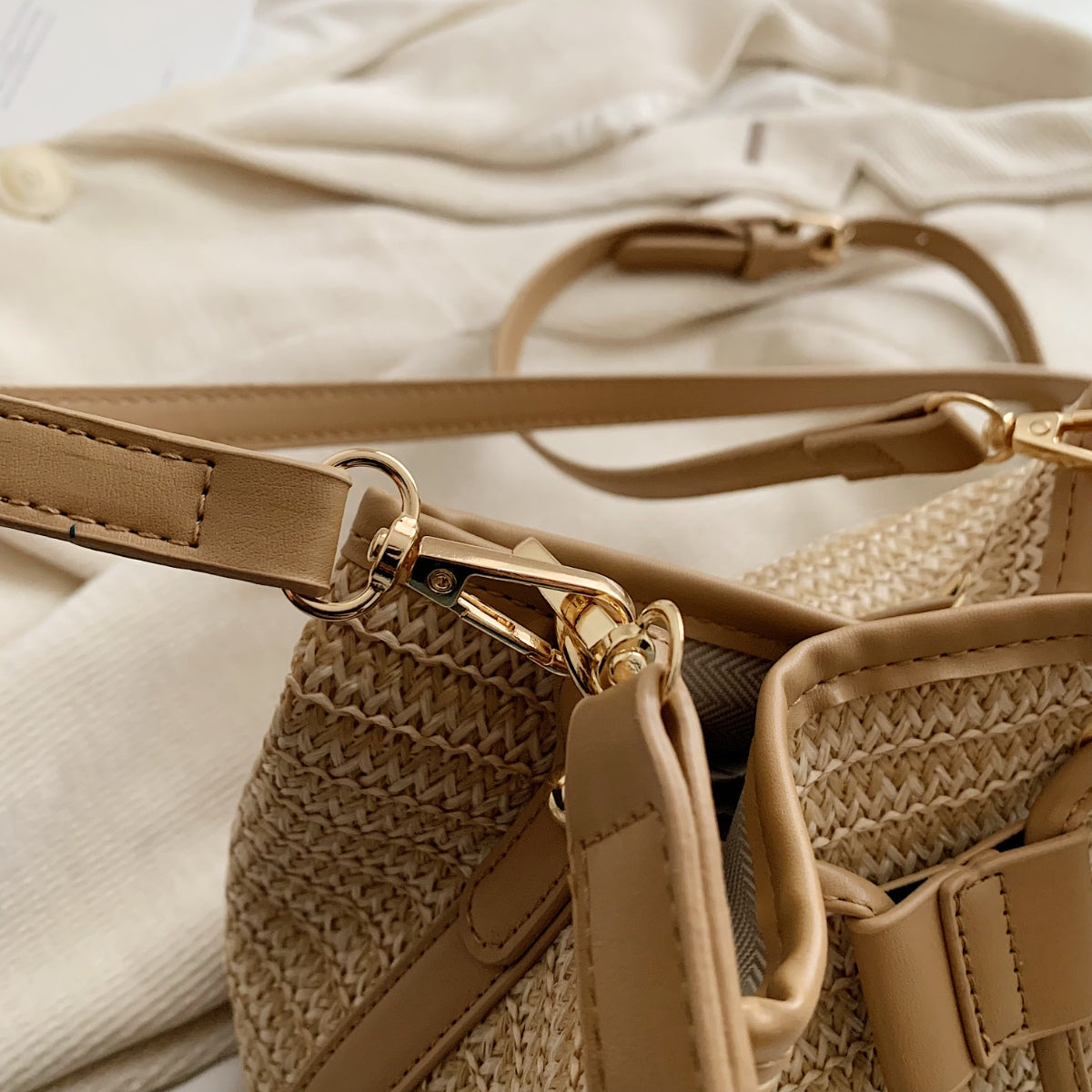 Straw Braided Shoulder Bag 