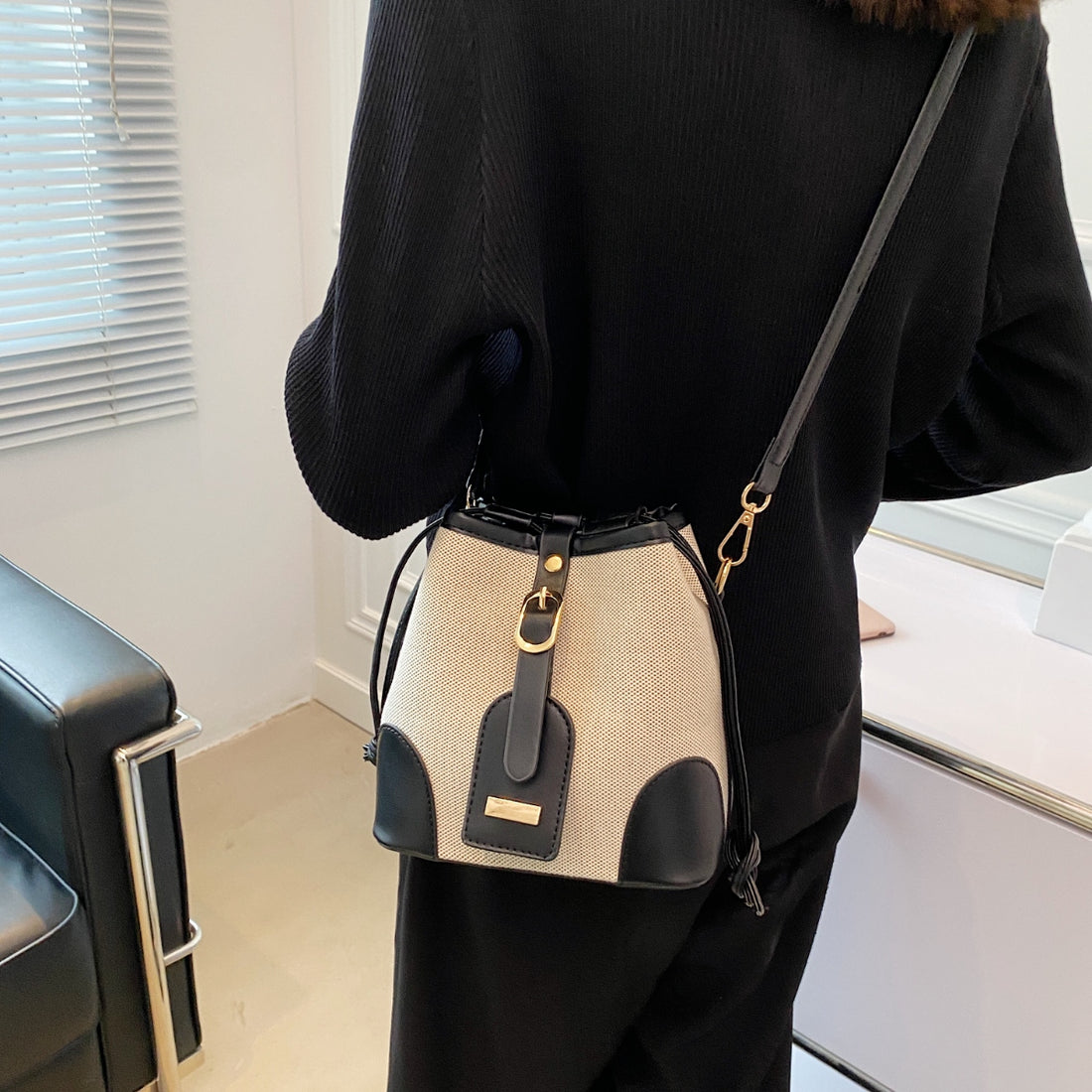 Straw Braided Adjustable Strap Crossbody Bag 