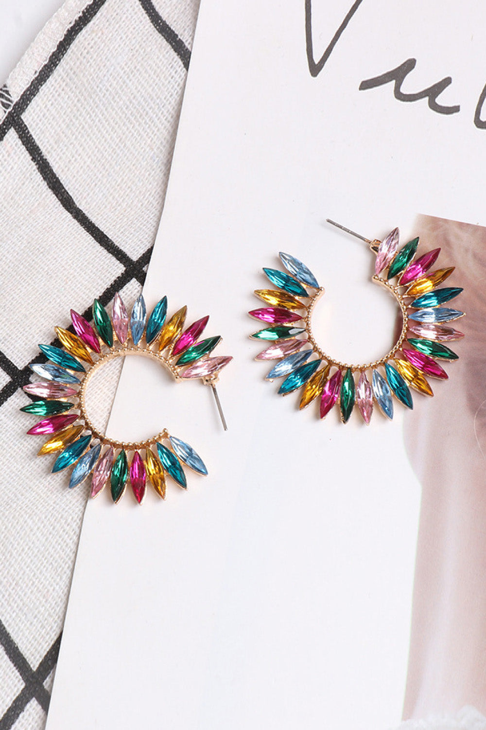 Zinc Alloy Acrylic C-Hoop Earrings 