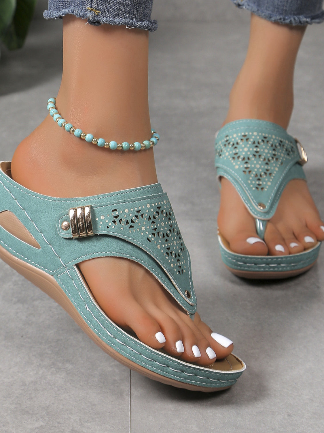 Cutout Toe Post PVC Sandals 