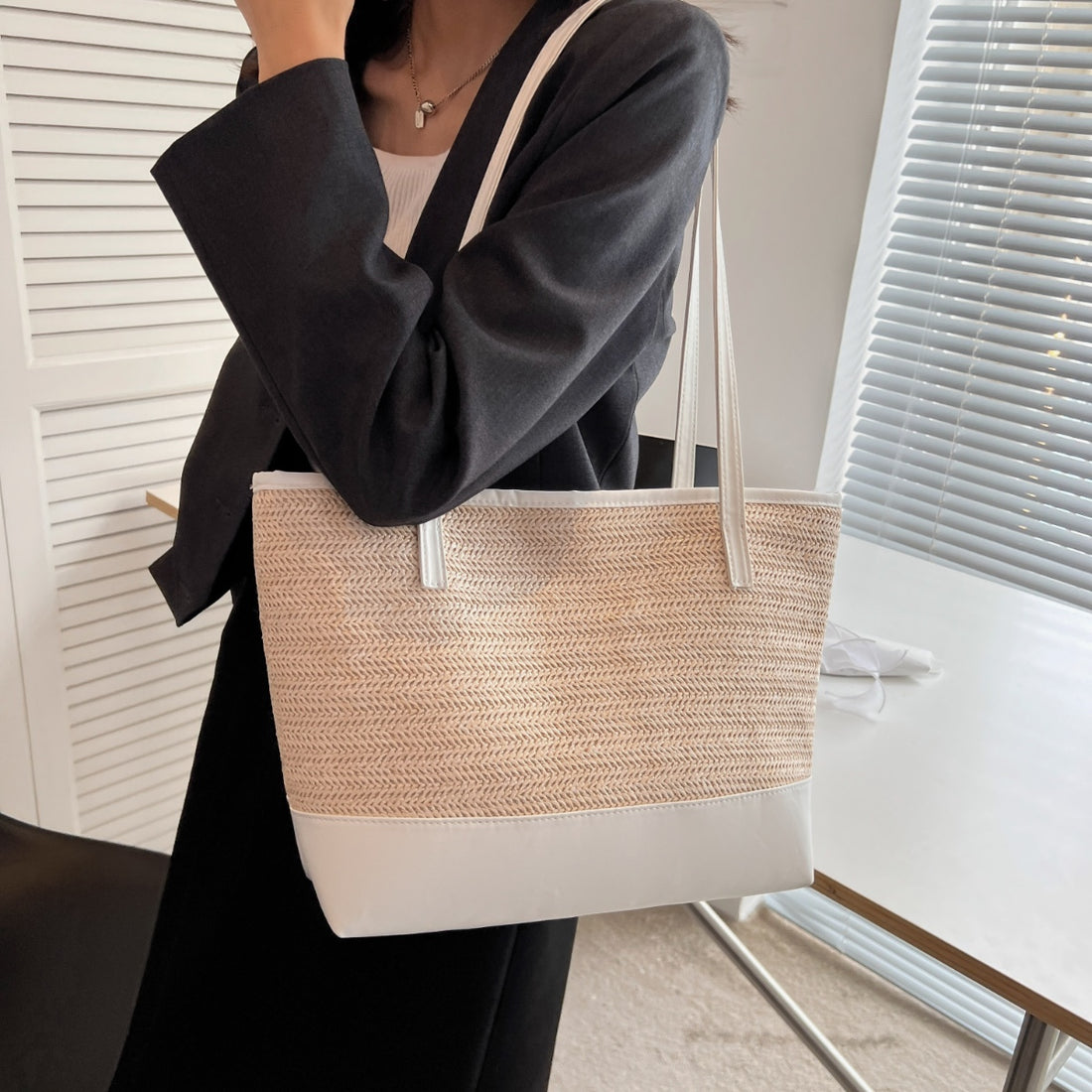 Straw Weave Leather Strap Tote Bag 