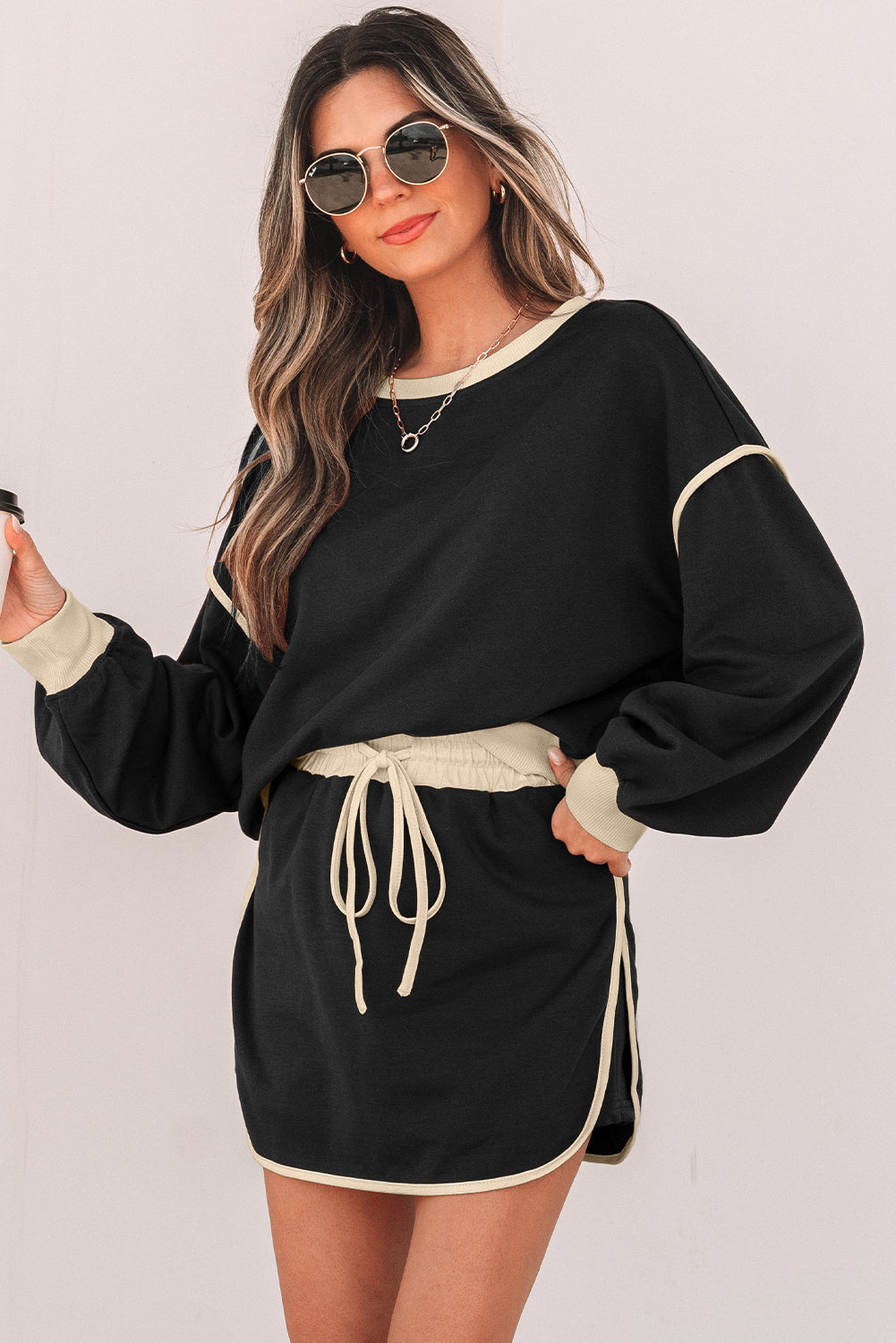 Evergreen Color Contrast Loose Pullover and Lace-up Waist Skort Set Two Piece Sets/Two Piece Dresses