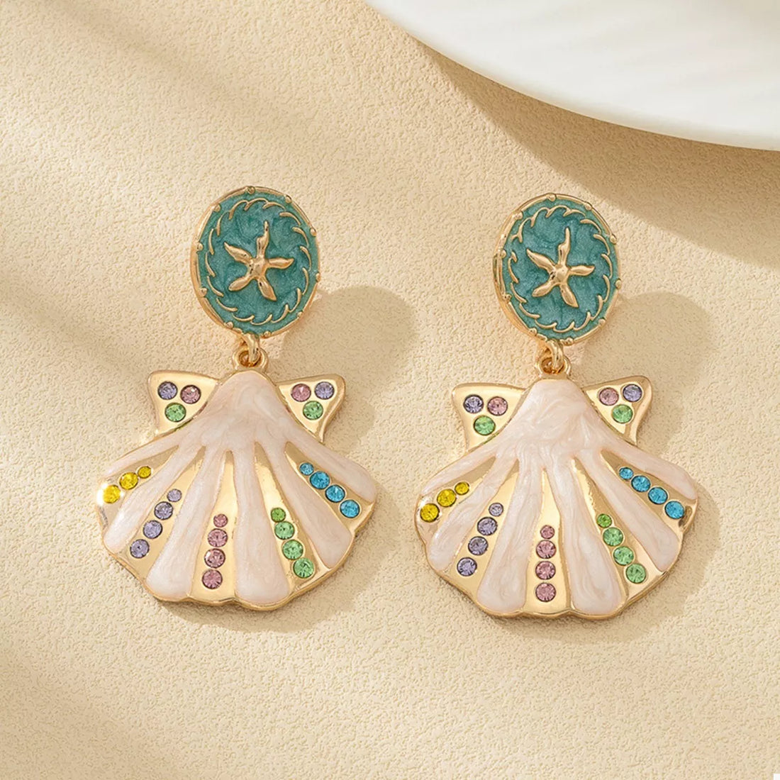 Rhinestone Shell Dangle Earrings 