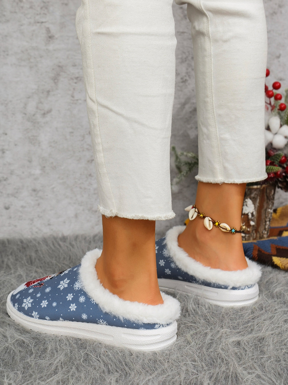 Snowman Print Flat Slippers with Faux Fur 