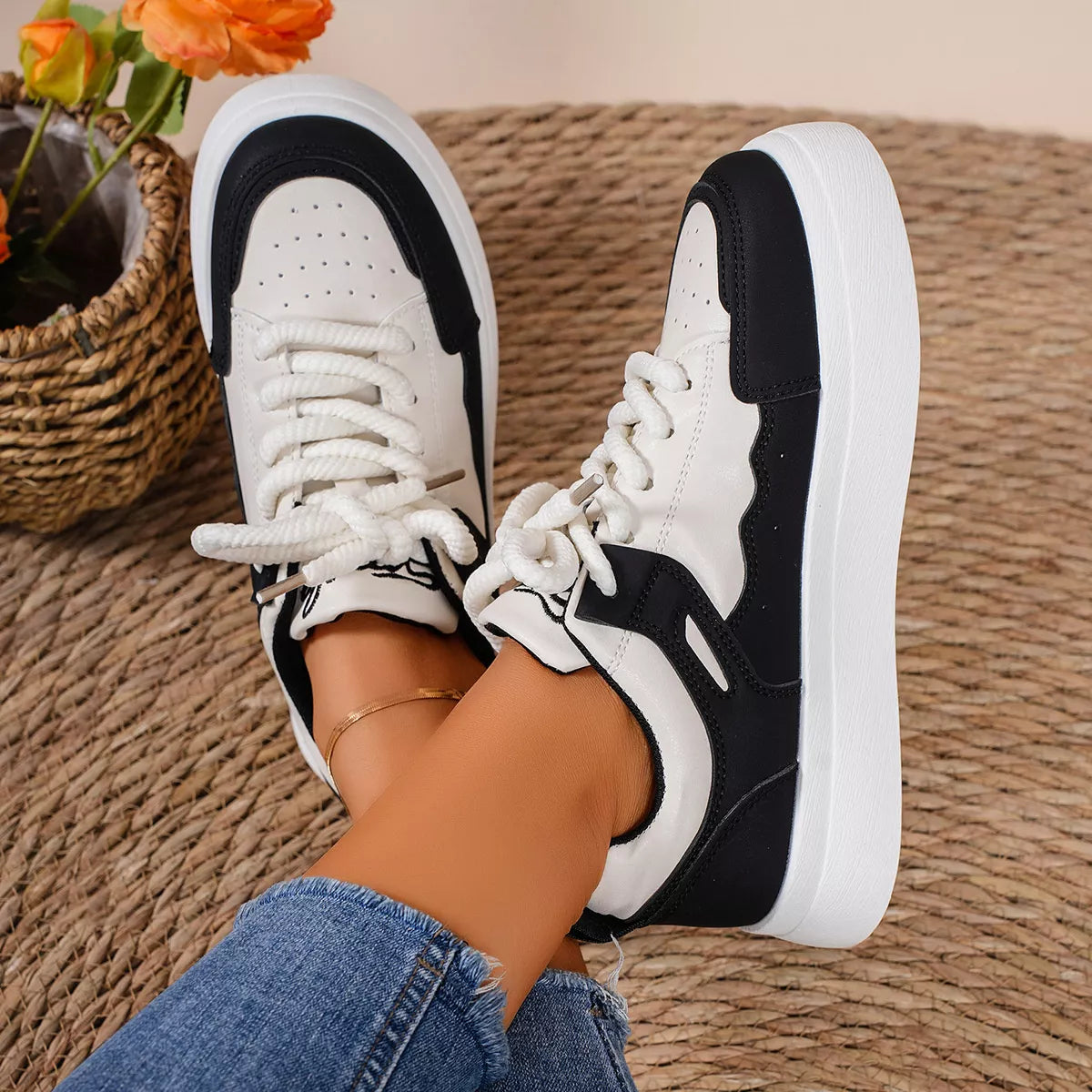 Round Toe Platform Sneakers 