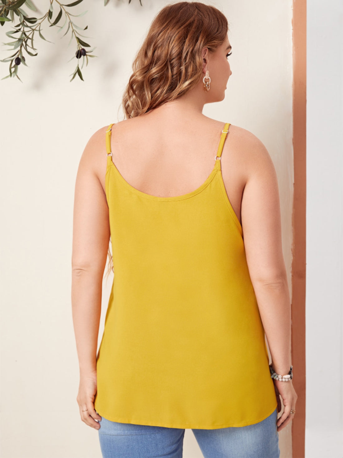 Plus Size Scoop Neck Cami 