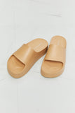 WILD DIVA Summer Feels Platform Slide 