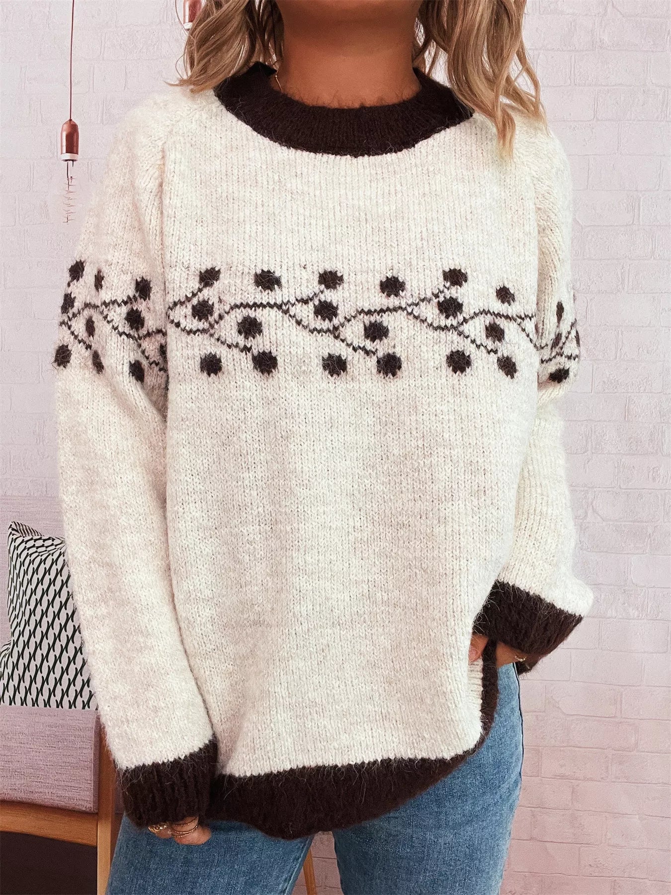 Contrast Hem Round Neck Sweater 