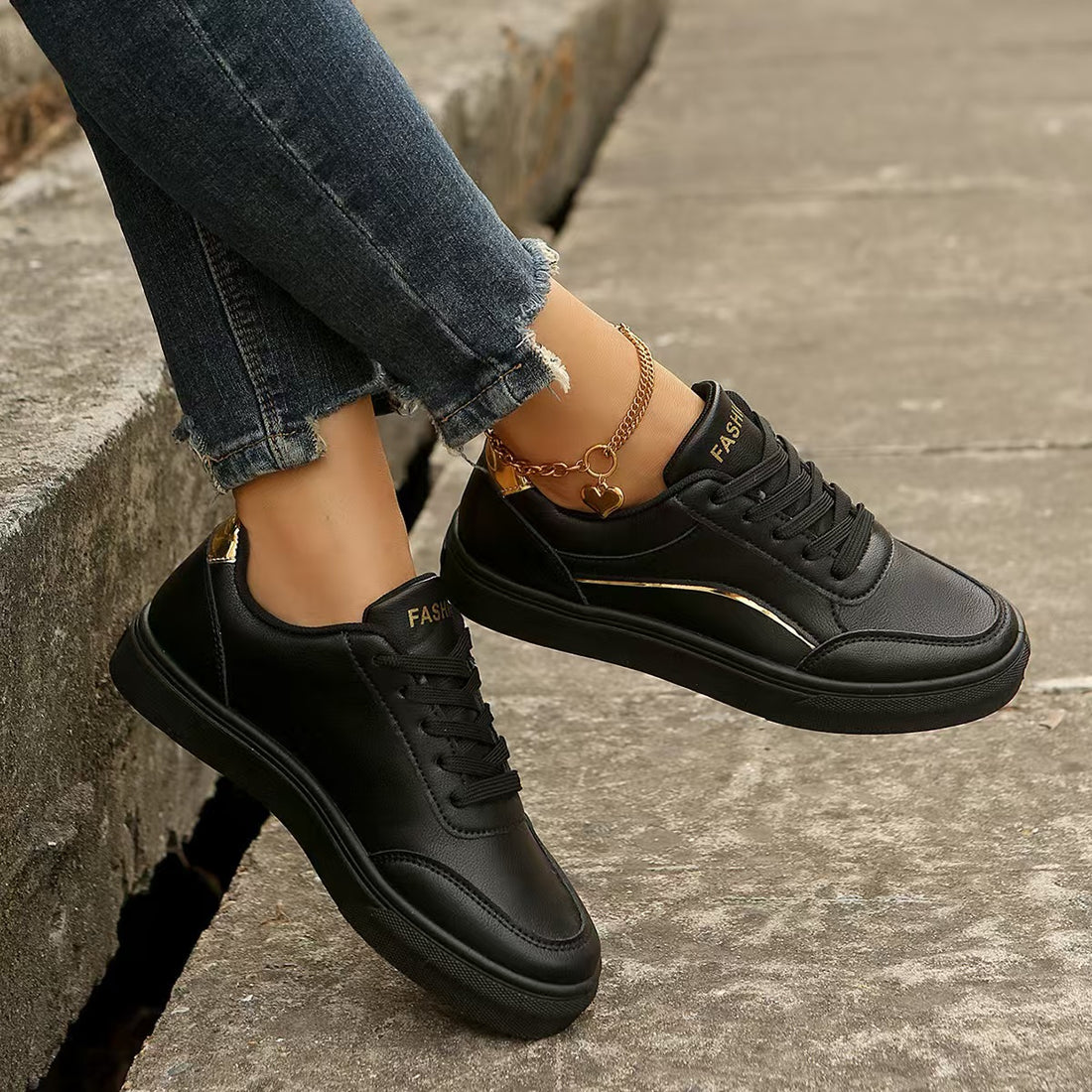 PU Leather Round Toe Flat Sneakers 