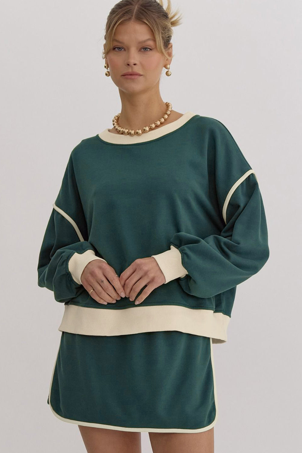 Evergreen Color Contrast Loose Pullover and Lace-up Waist Skort Set Two Piece Sets/Two Piece Dresses