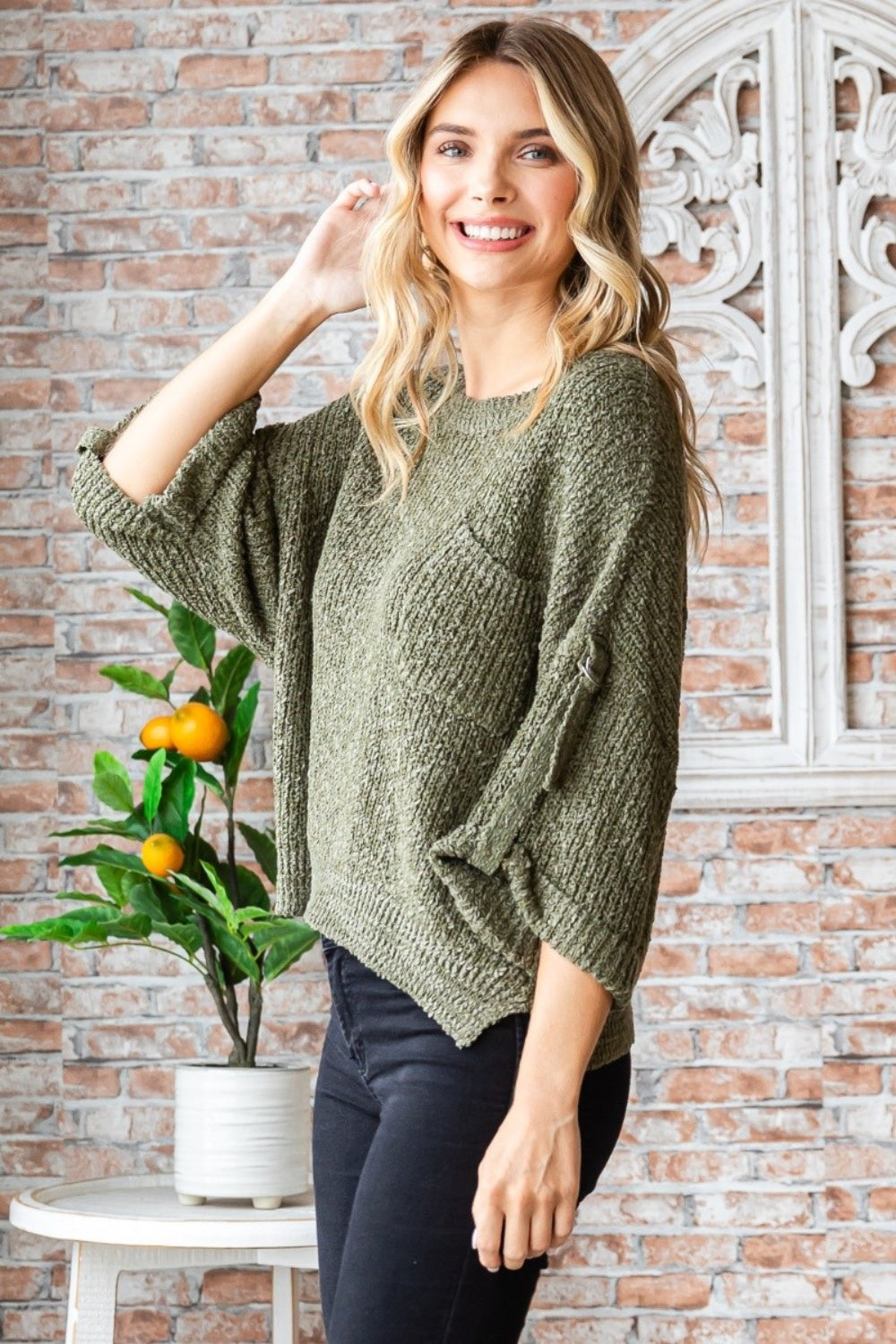 Veveret Round Neck Roll-Up Sweater 