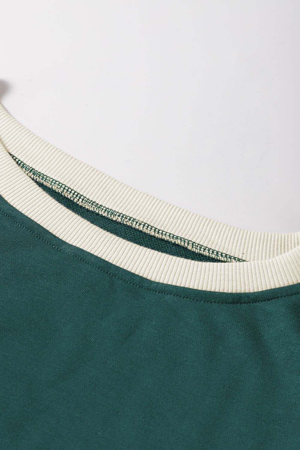 Evergreen Color Contrast Loose Pullover and Lace-up Waist Skort Set Two Piece Sets/Two Piece Dresses