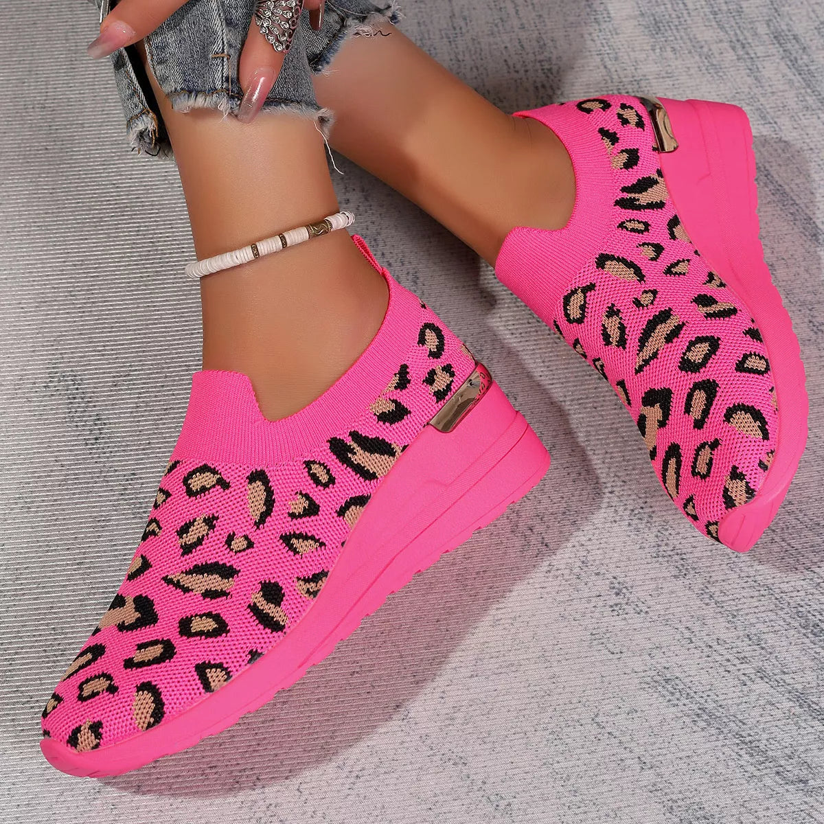 Mesh Round Toe Wedge Athletic 