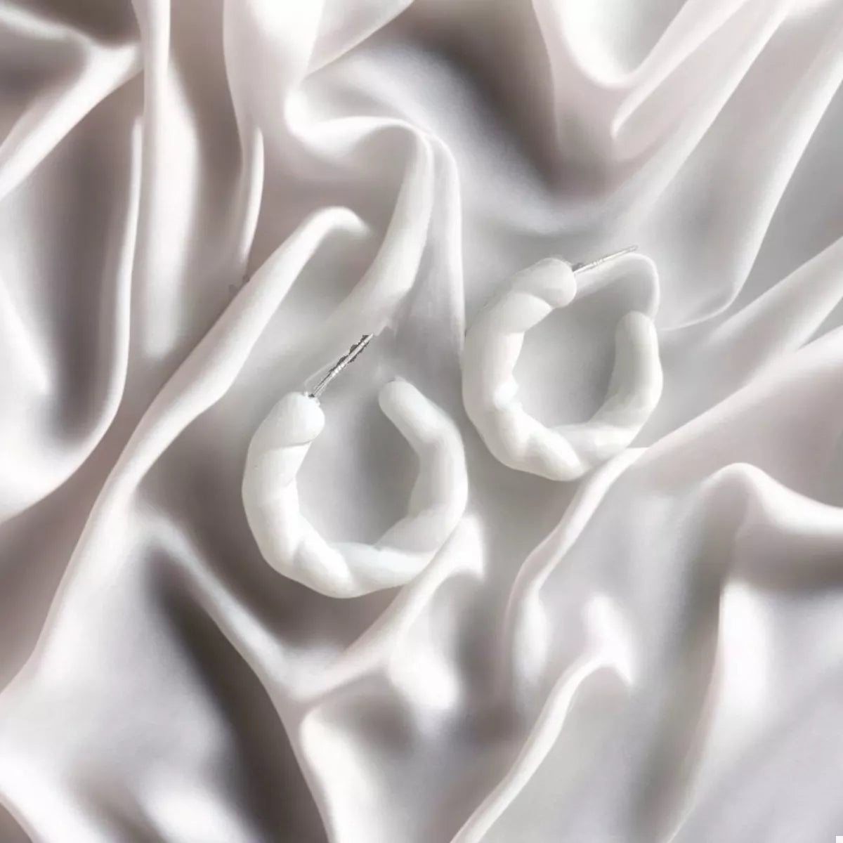 Acrylic C-Hoop Earrings 