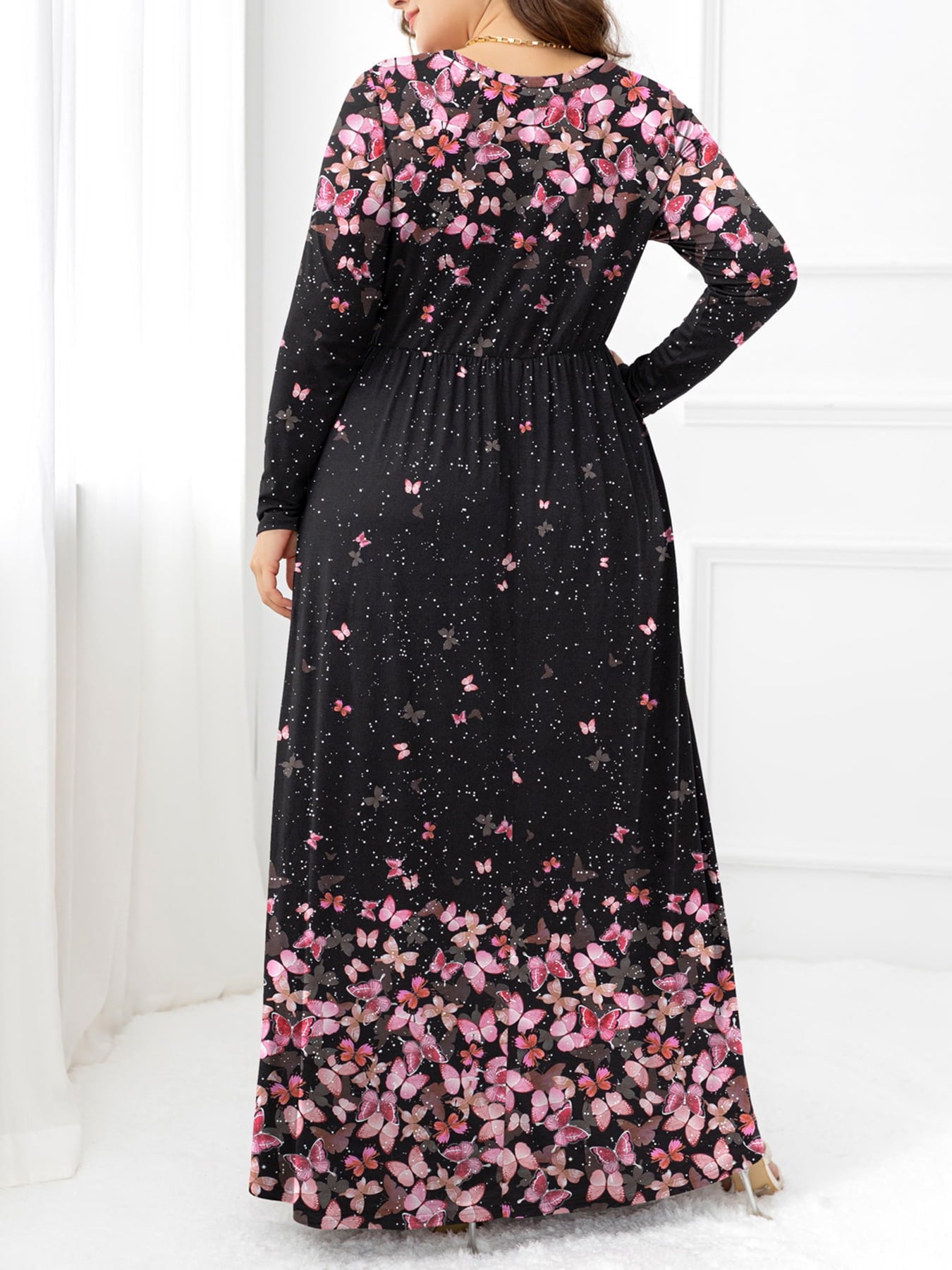 Plus Size Round Neck Maxi Dress with Pockets 