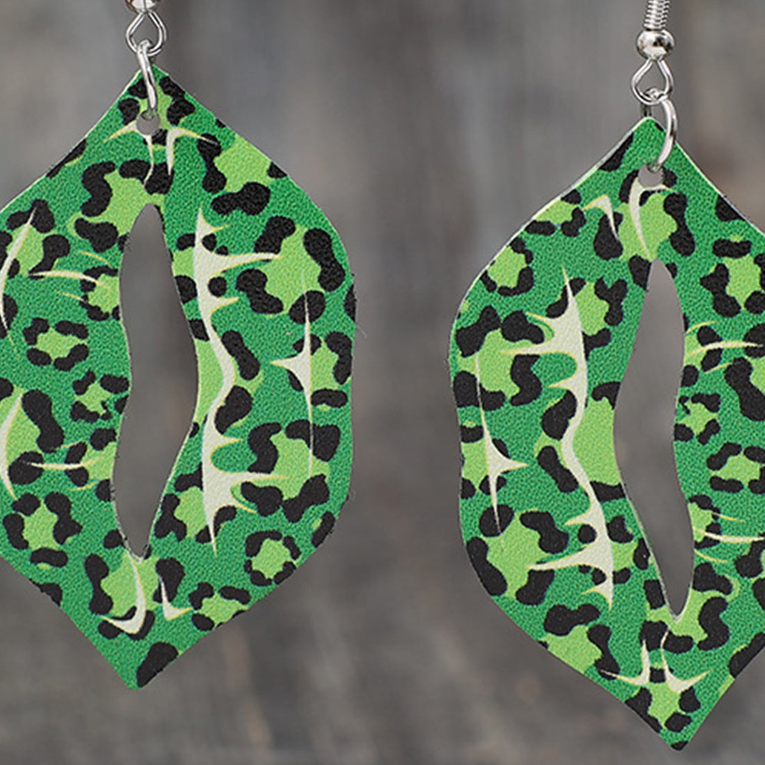 Leopard Lip Shape Leather Earrings 
