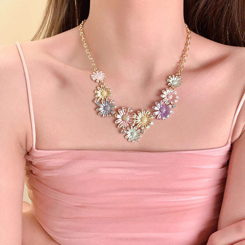 Alloy Rhinestone Daisy Necklace 