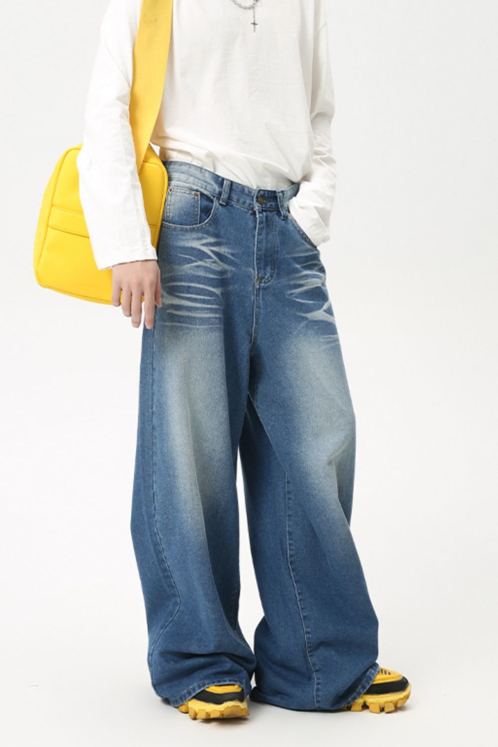 Wide Leg Jeans with Pockets 