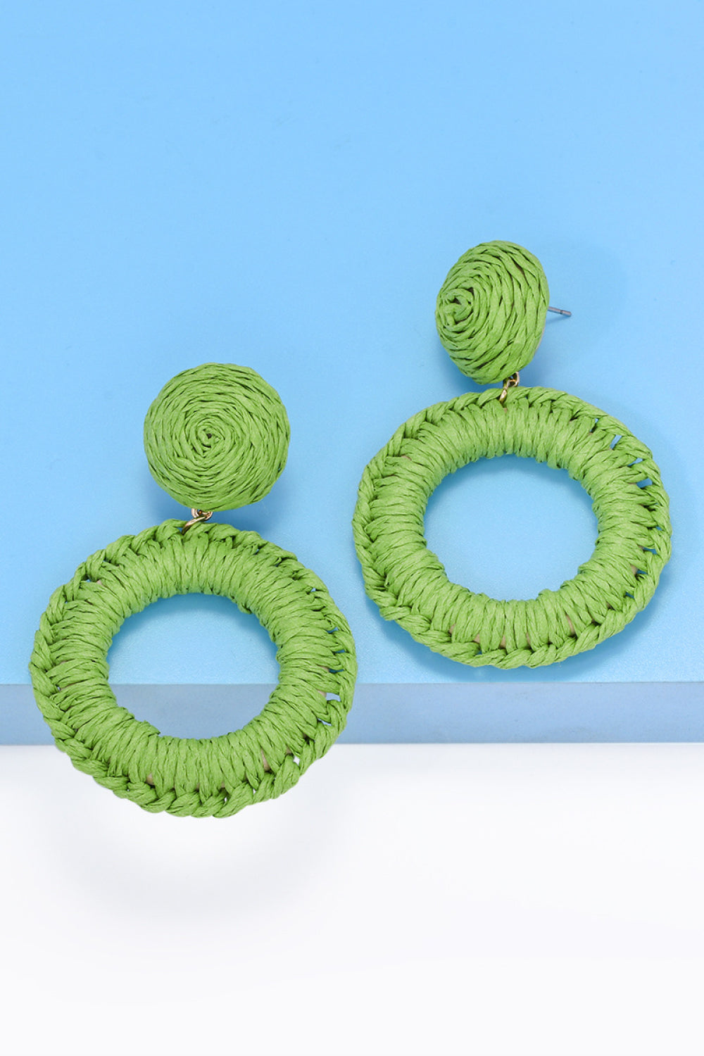 Round Shape Raffia Grass Dangle Earrings 