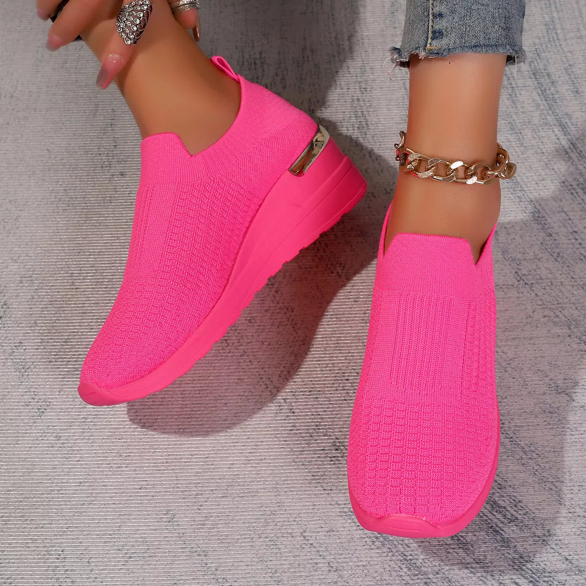 Mesh Round Toe Wedge Athletic 