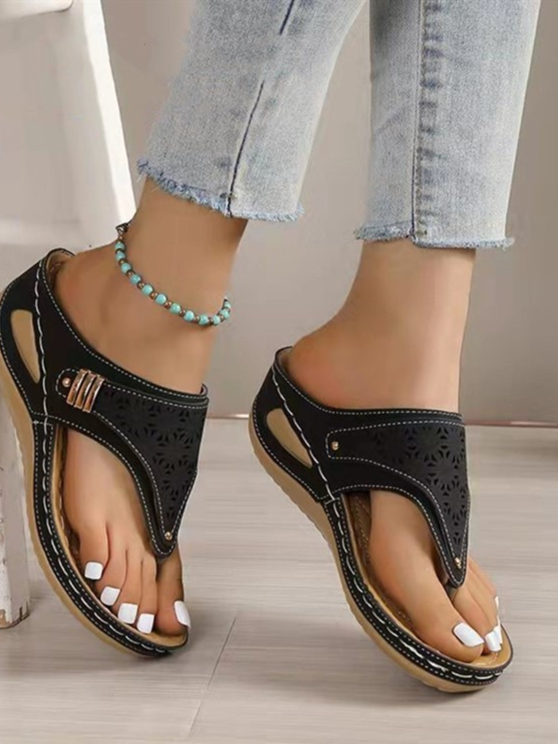 Cutout Toe Post PVC Sandals 