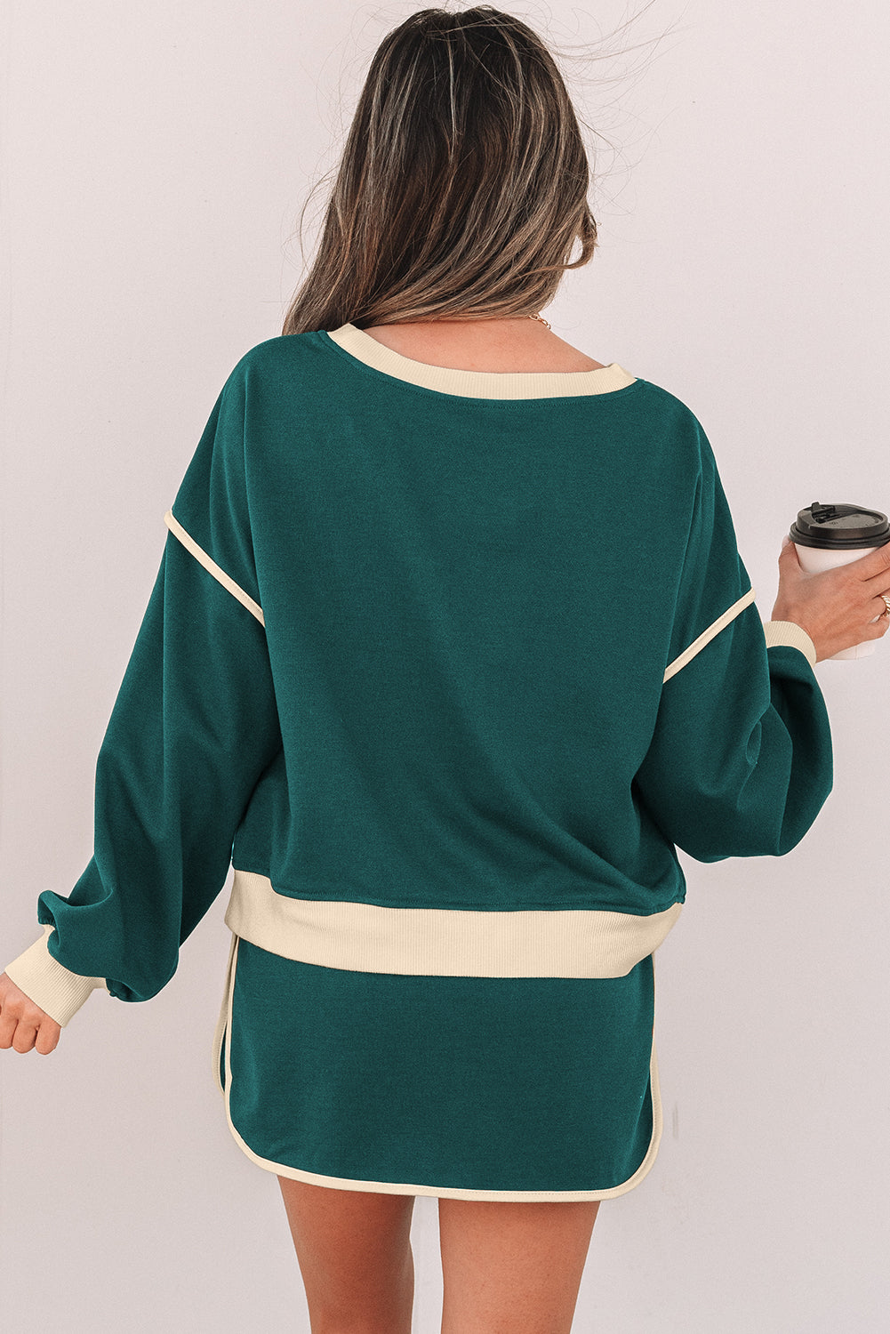 Evergreen Color Contrast Loose Pullover and Lace-up Waist Skort Set Two Piece Sets/Two Piece Dresses