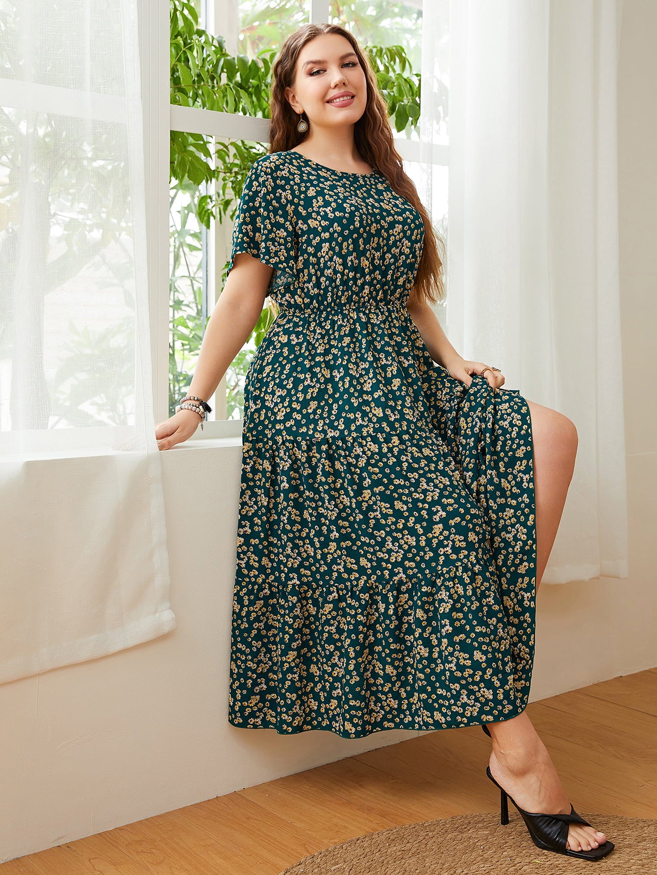 Honey Plus Size Floral Round Neck Short Sleeve Midi Dress 