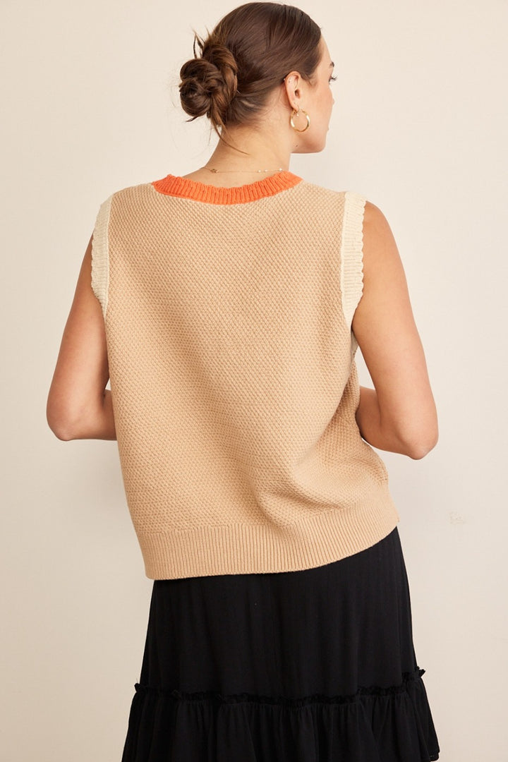 In February Contrast Round Neck Sweater Vest 