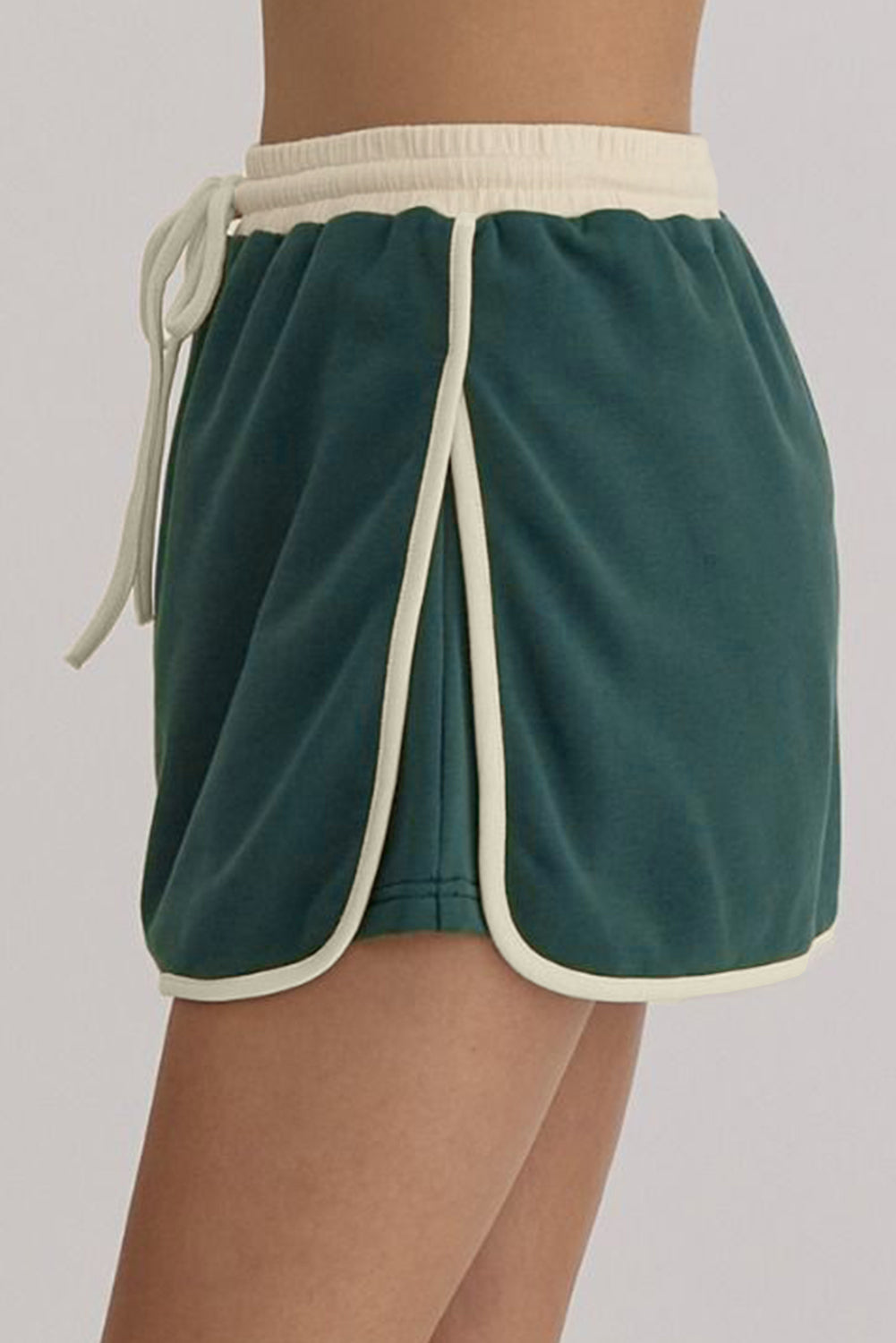 Evergreen Color Contrast Loose Pullover and Lace-up Waist Skort Set Two Piece Sets/Two Piece Dresses