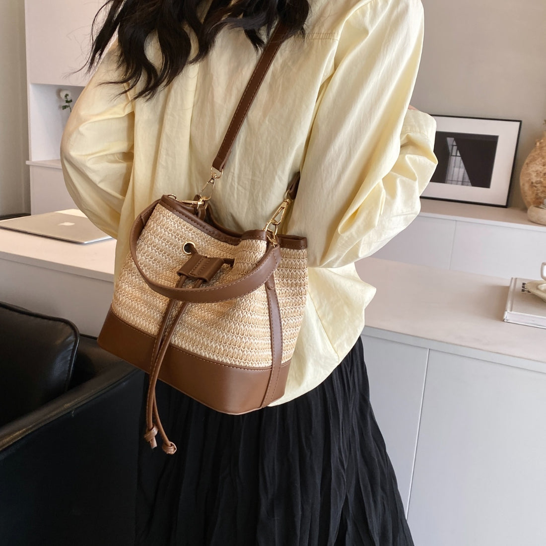 Straw Braided Shoulder Bag 