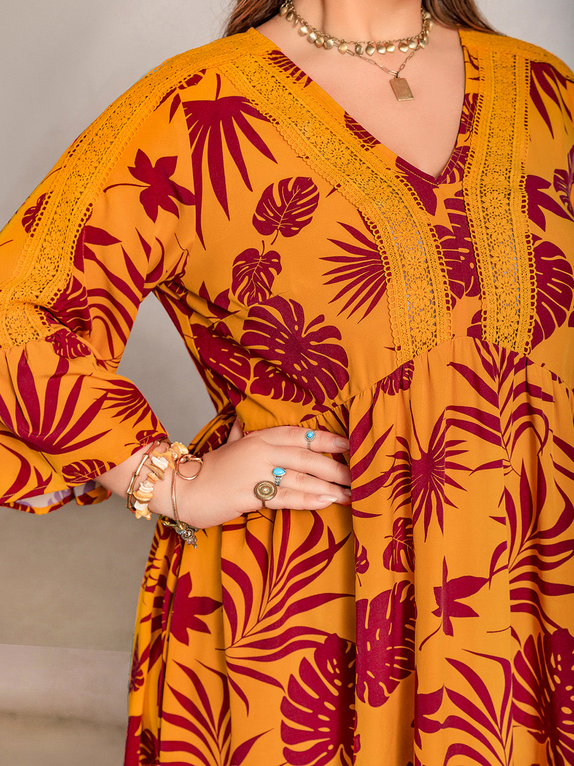 Plus Size Lace Detail Printed V-Neck Maxi Dress 